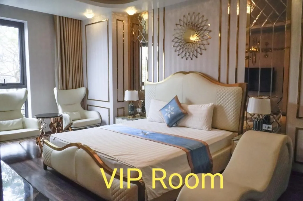 Bed in Bao Ngoc Hotel Linh Dam