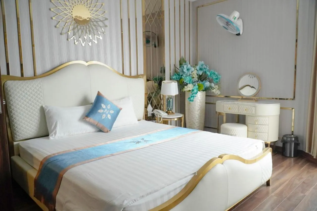 Bed in Bao Ngoc Hotel Linh Dam