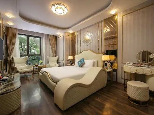 Seating area, Bed in Bao Ngoc Hotel Linh Dam