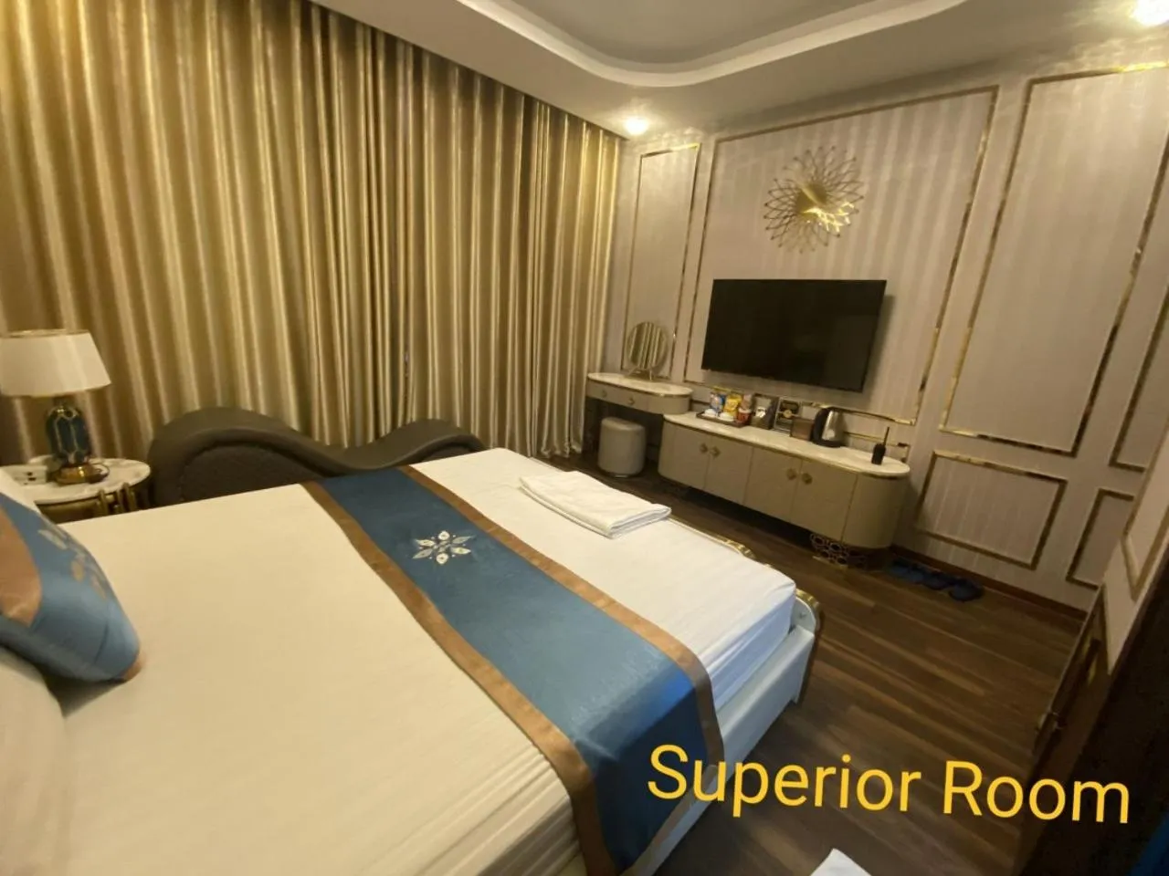 Bed in Bao Ngoc Hotel Linh Dam