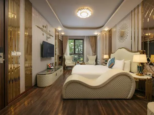 Photo of the whole room, Bed in Bao Ngoc Hotel Linh Dam