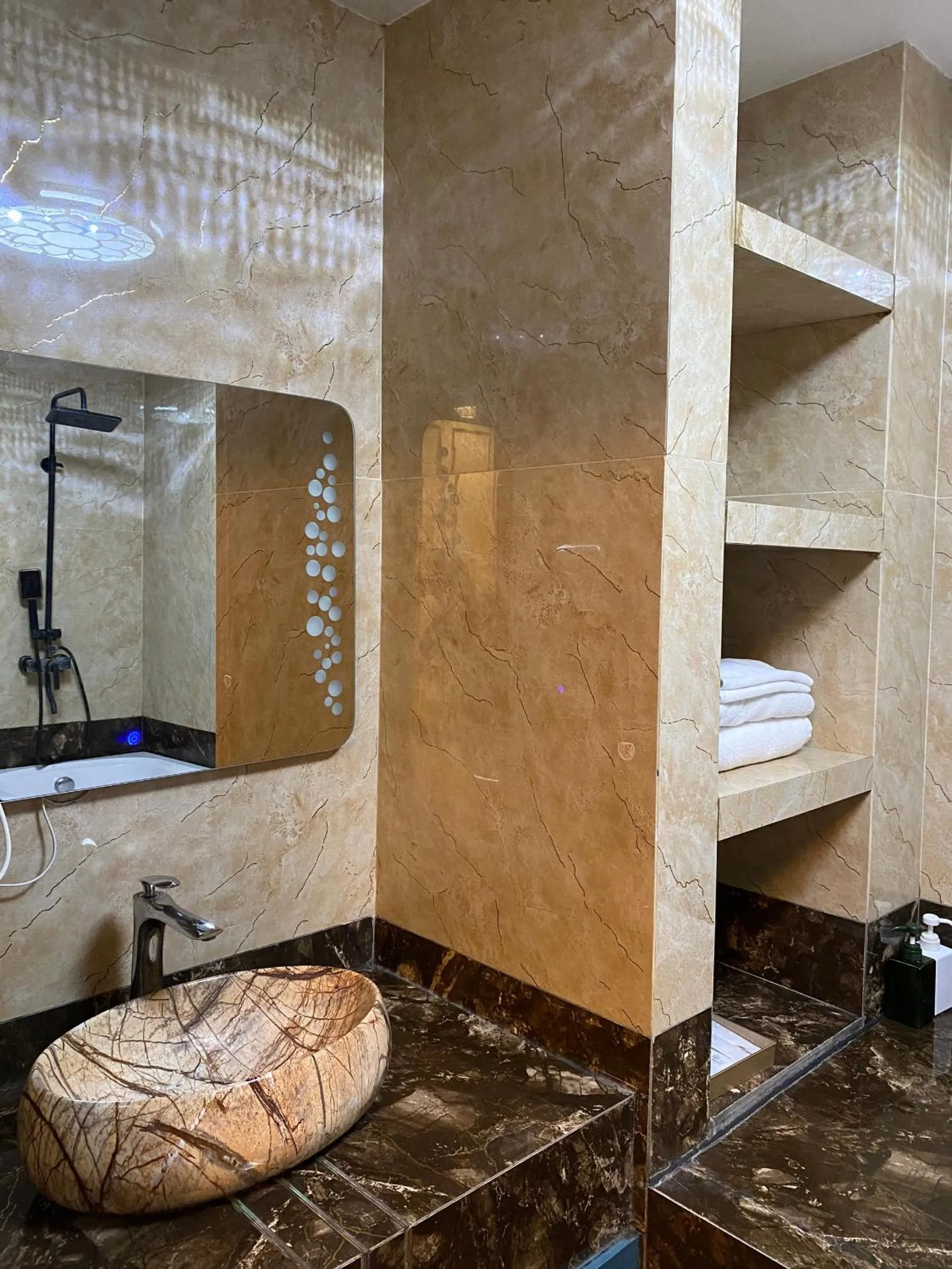 Toilet, Bed in Bao Ngoc Hotel Linh Dam