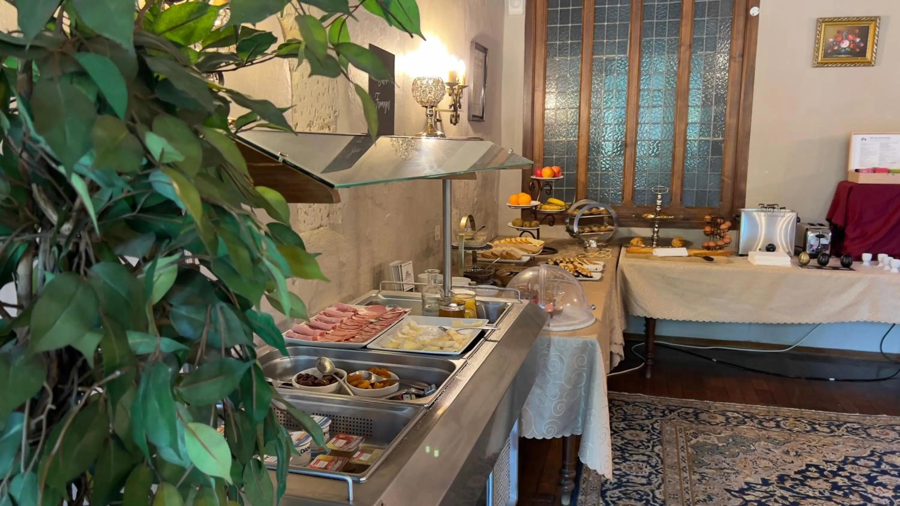 Breakfast in L'Hostellerie du Château de Bricquebec