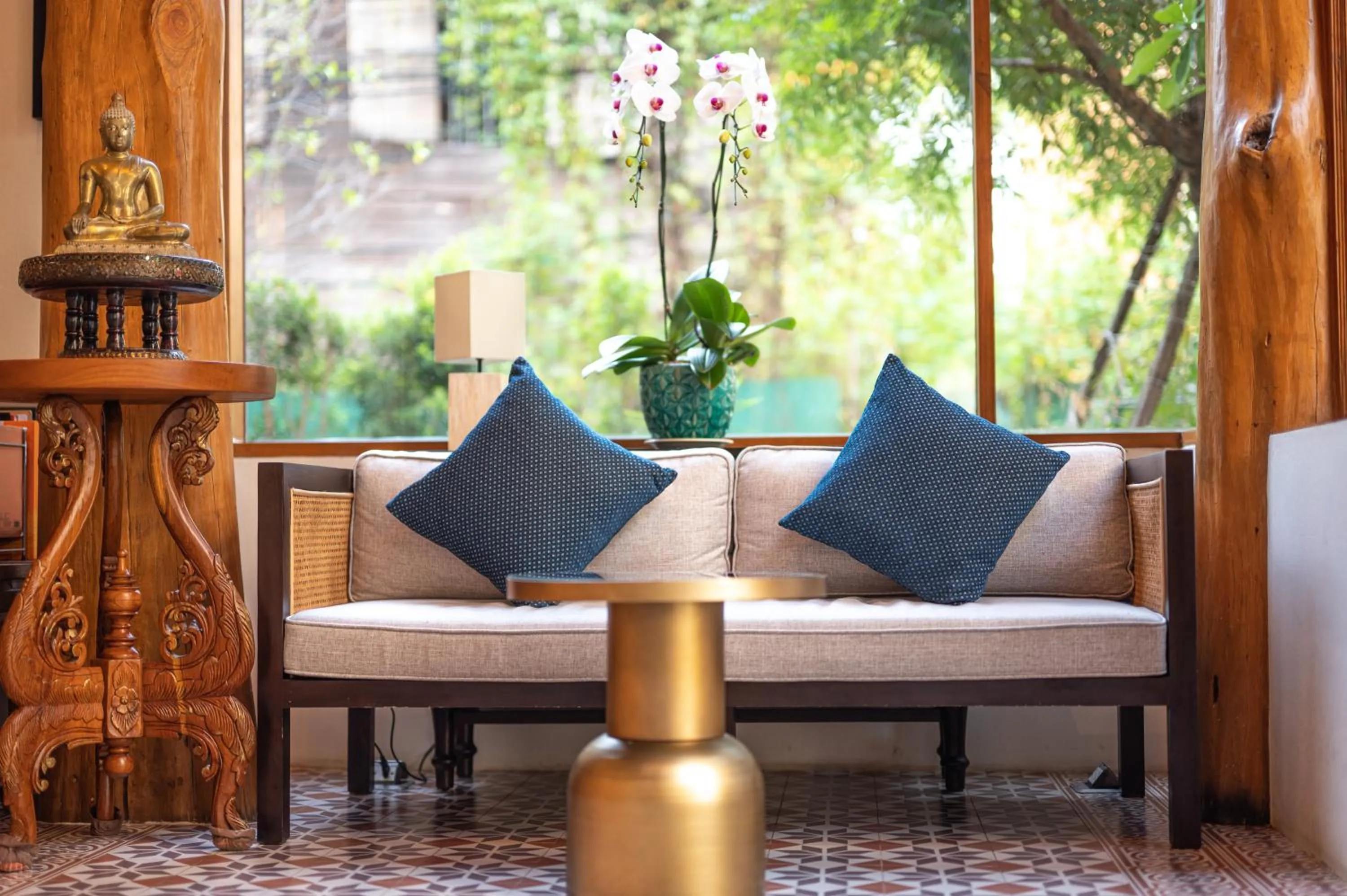 At Gate Thaphae Hotel