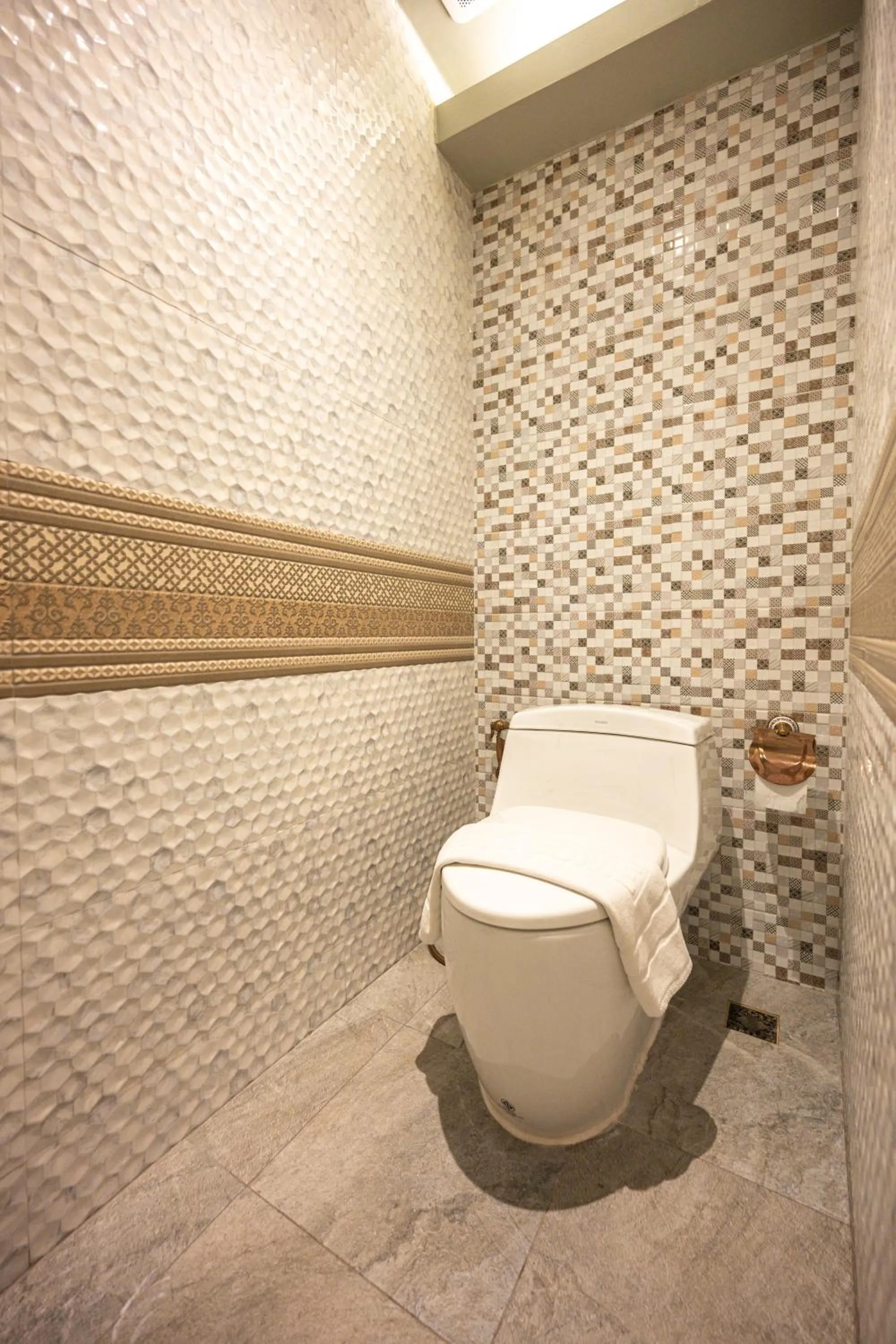 At Gate Thaphae Hotel