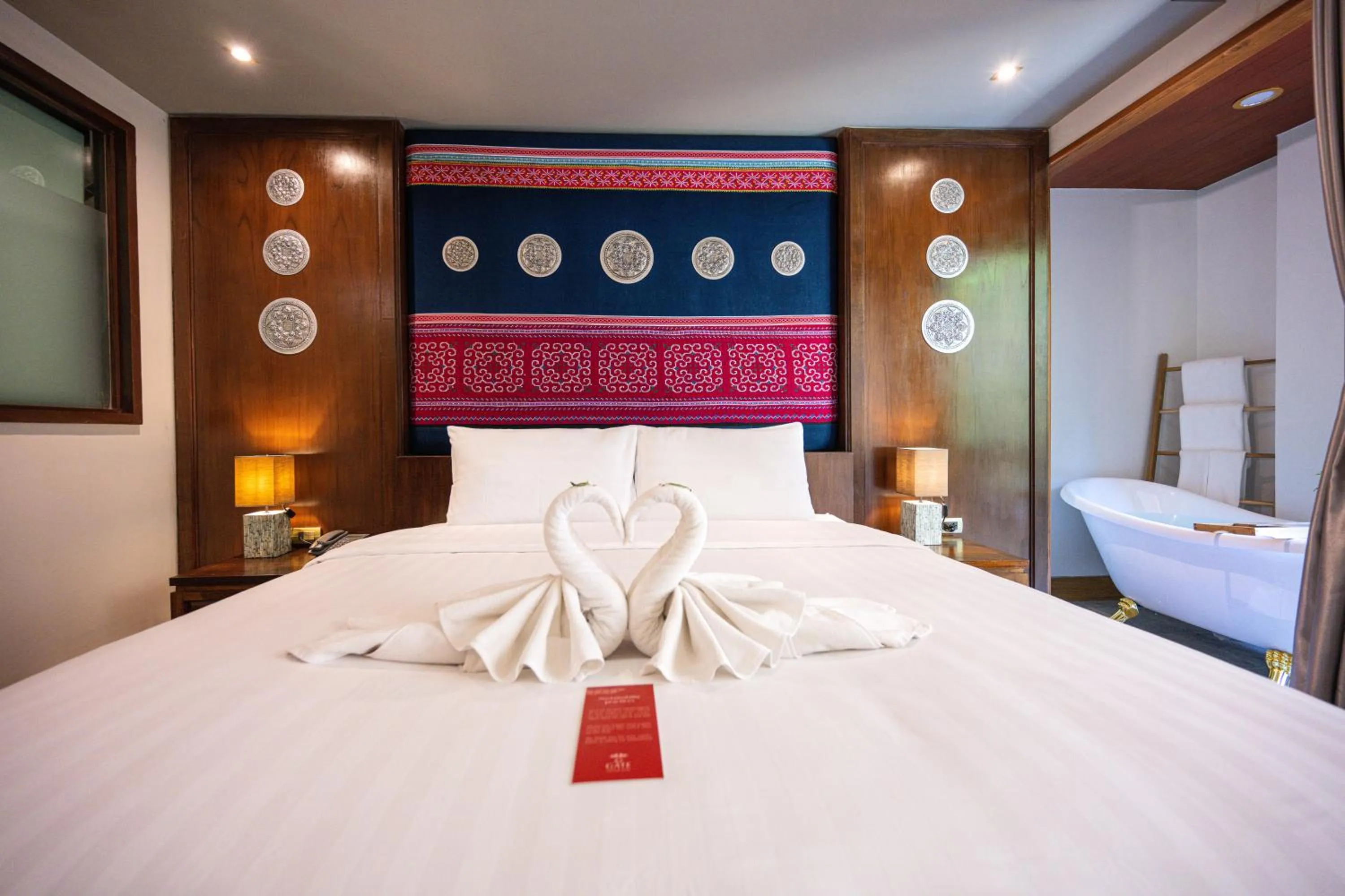 Bed in At Gate Thaphae Hotel