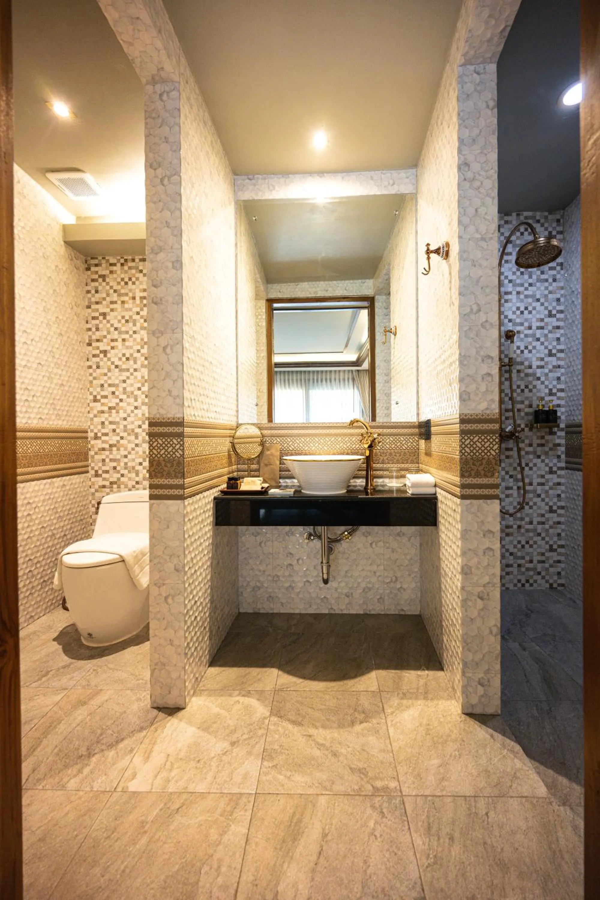 At Gate Thaphae Hotel