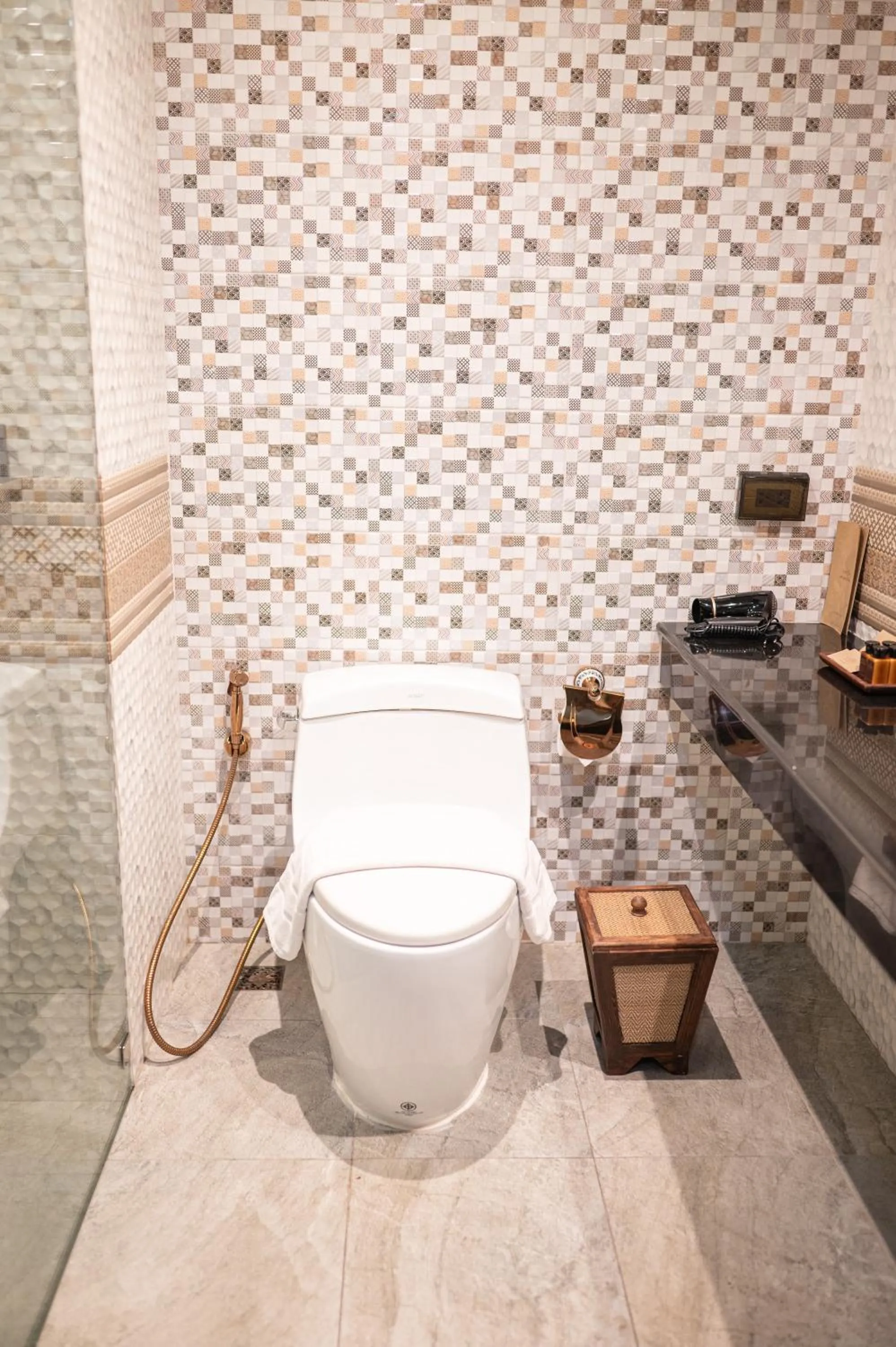 At Gate Thaphae Hotel