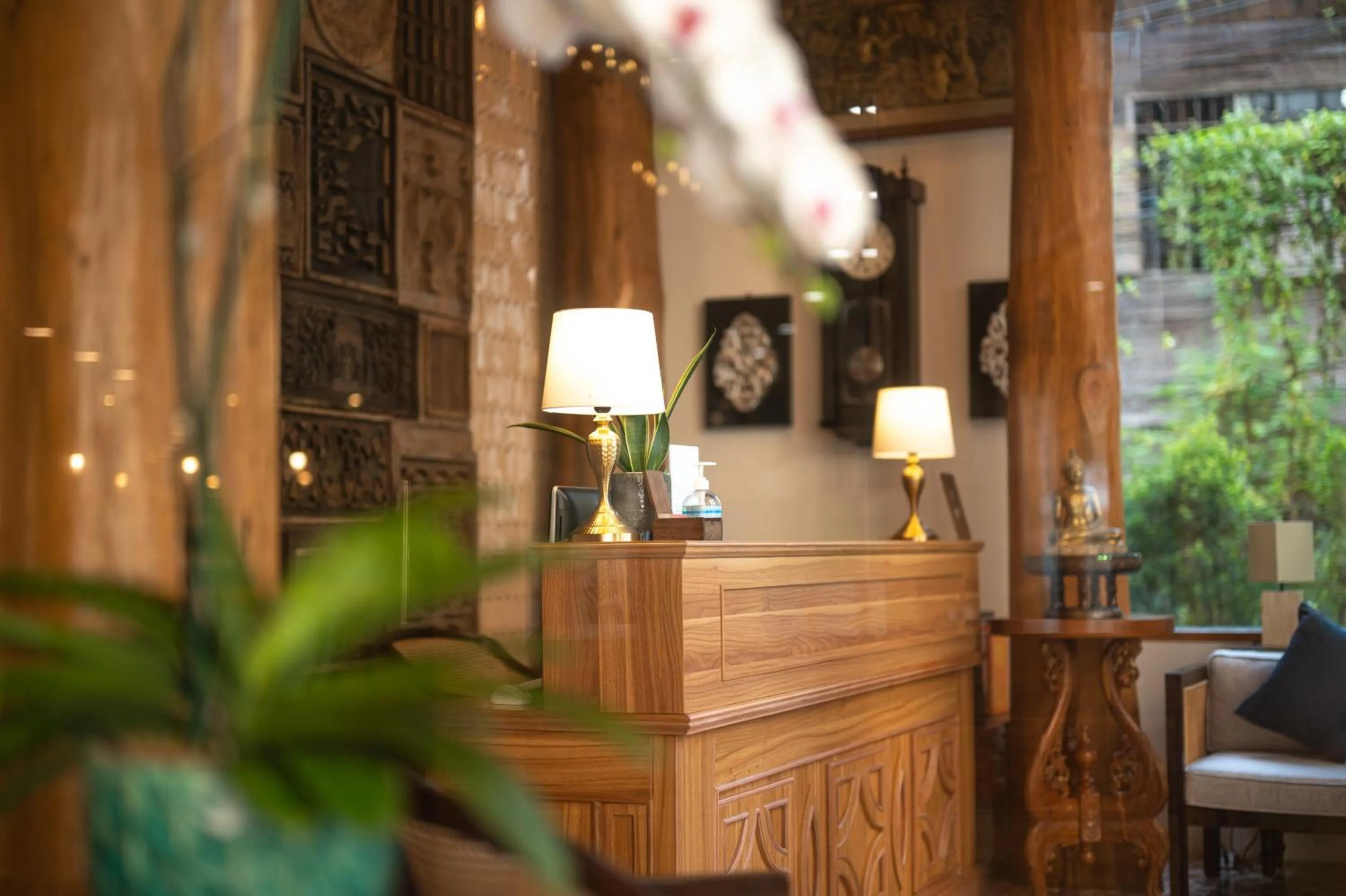 At Gate Thaphae Hotel