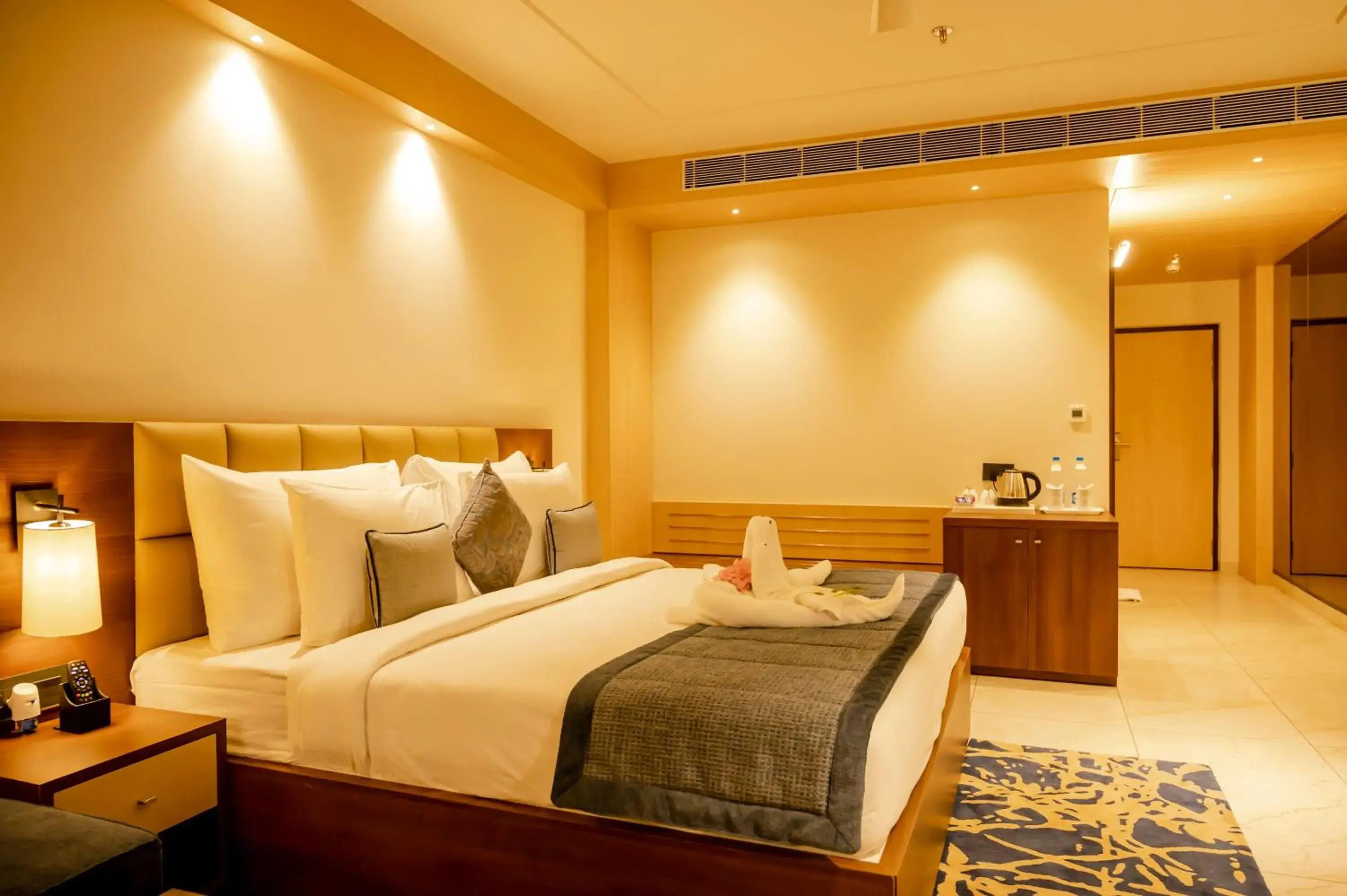 Bedroom, Bed in HOTEL PAHADI Bedroom, Bed in HOTEL PAHADI