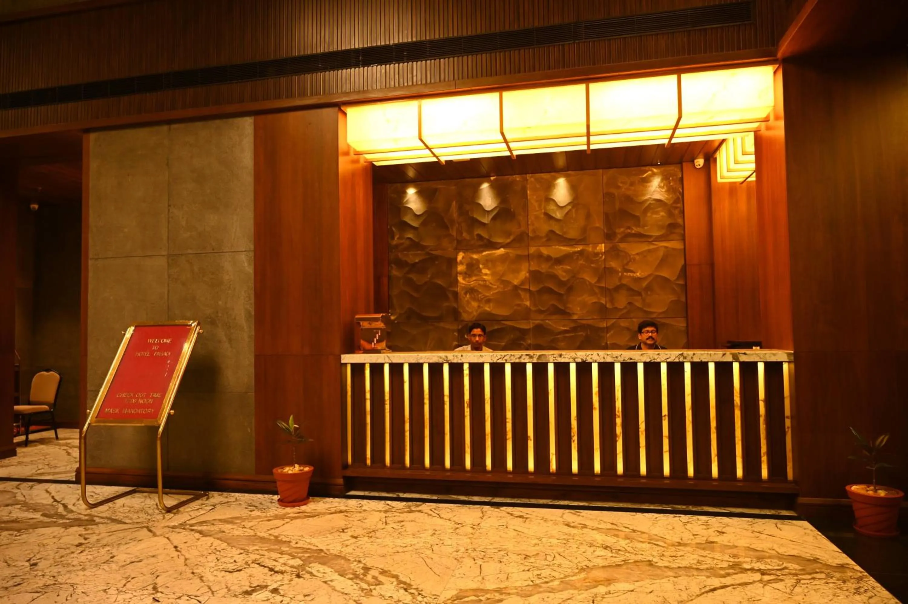 Lobby or reception in HOTEL PAHADI