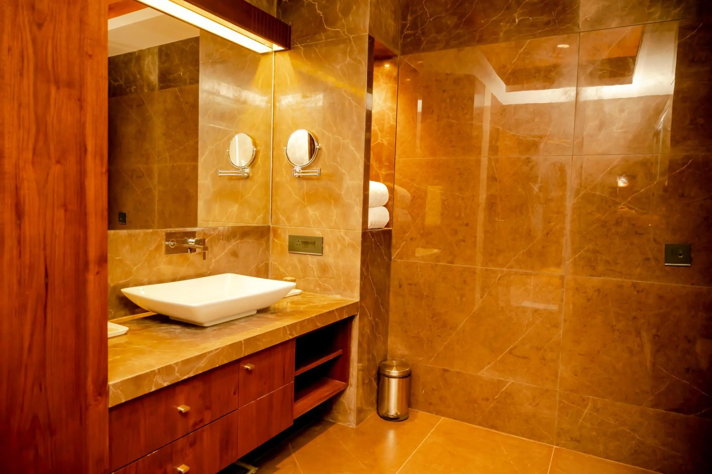 Bathroom in HOTEL PAHADI