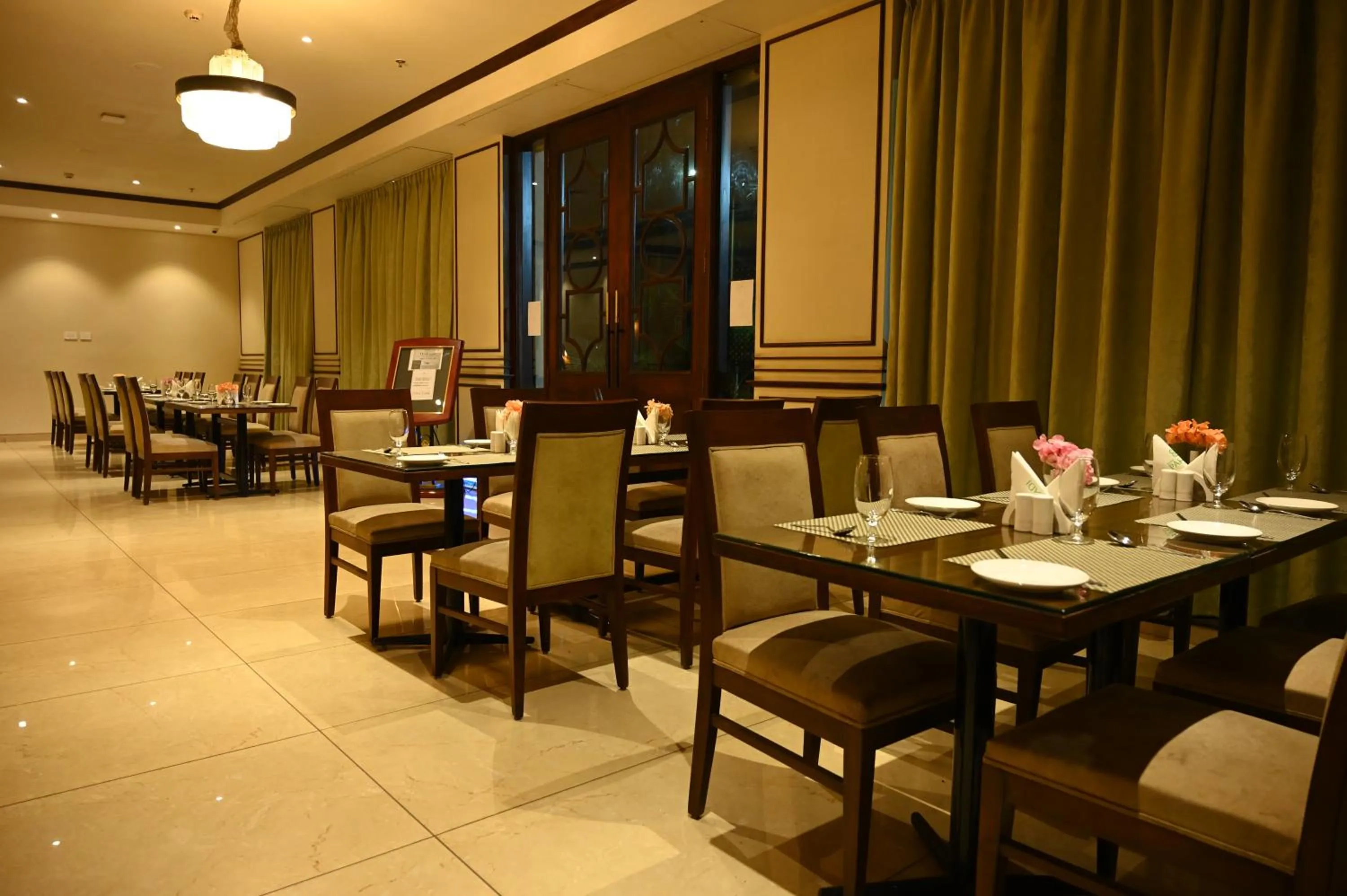 Restaurant/places to eat in HOTEL PAHADI