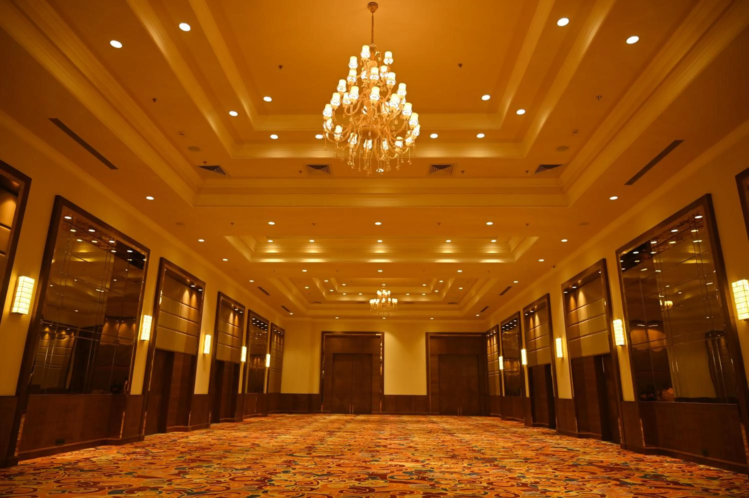 Banquet/Function facilities in HOTEL PAHADI