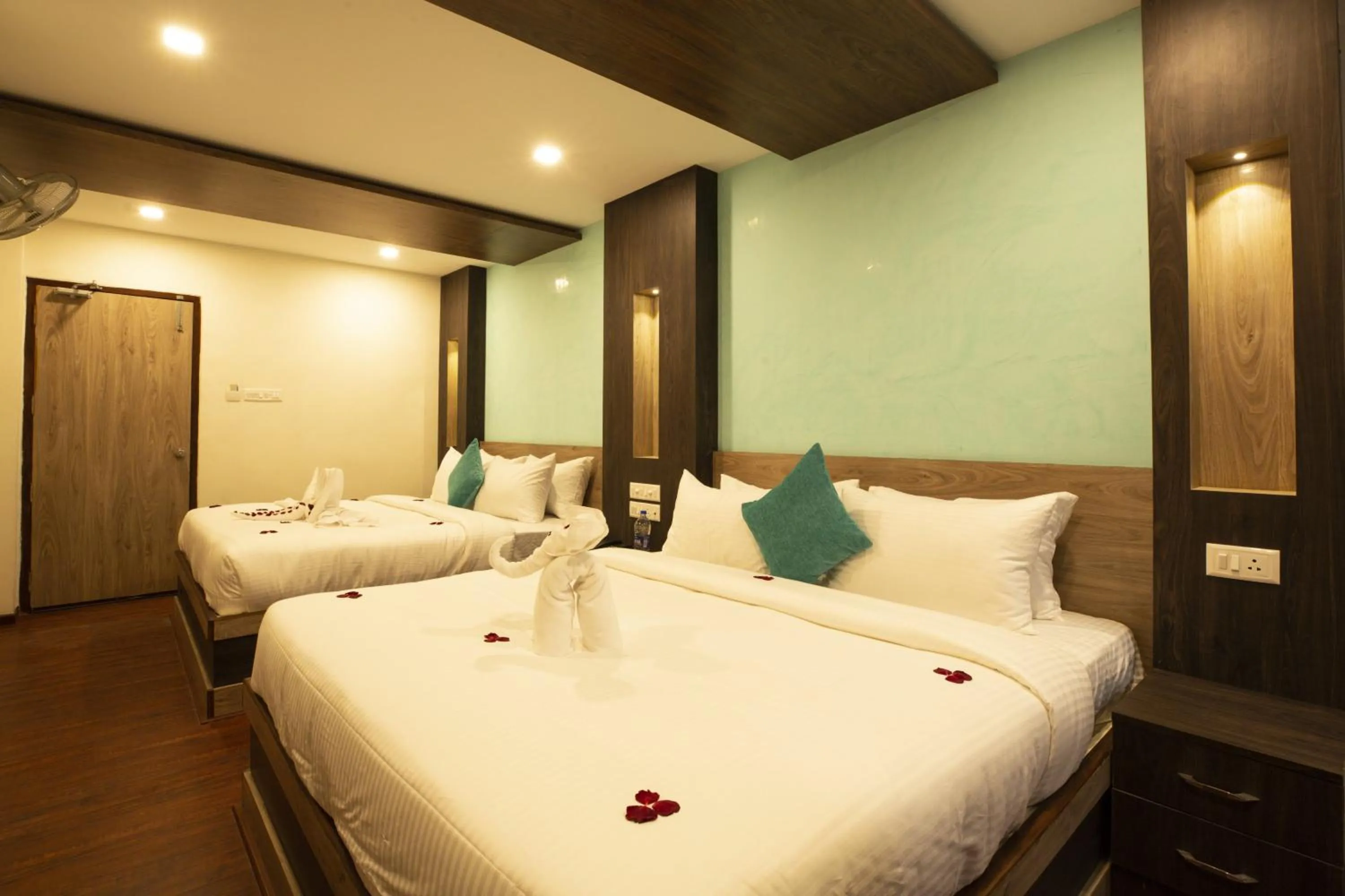 Photo of the whole room, Bed in Hotel Ramtel inn