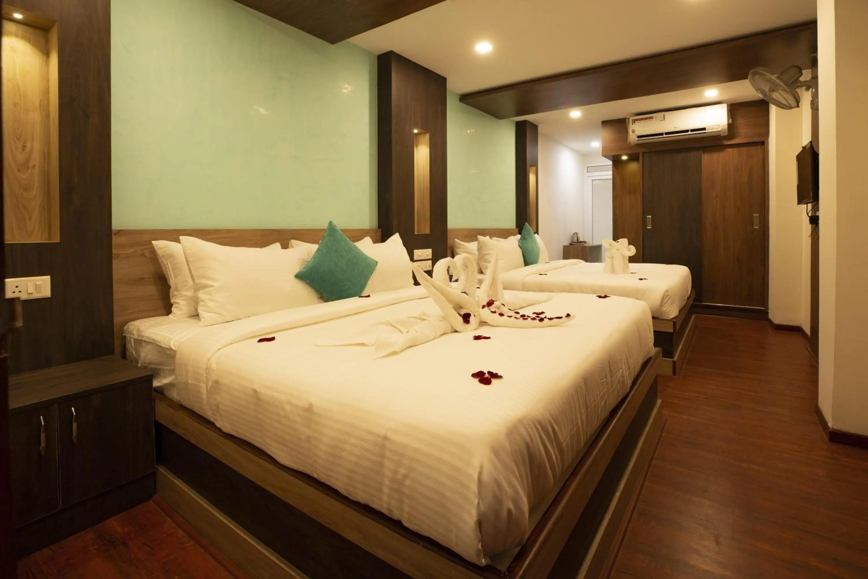 Bed in Hotel Ramtel inn