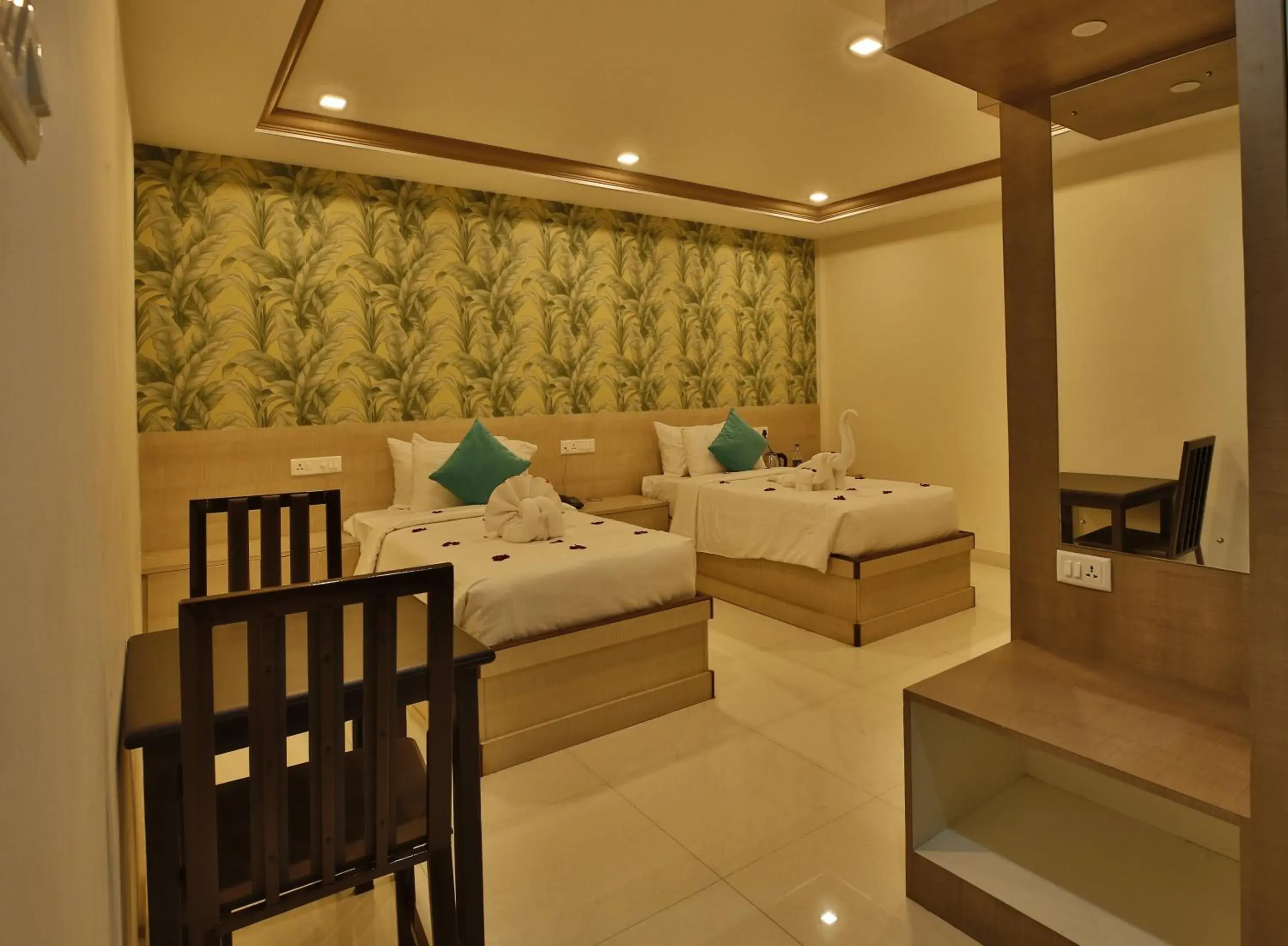 Photo of the whole room, Bed in Hotel Ramtel inn Photo of the whole room, Bed in Hotel Ramtel inn