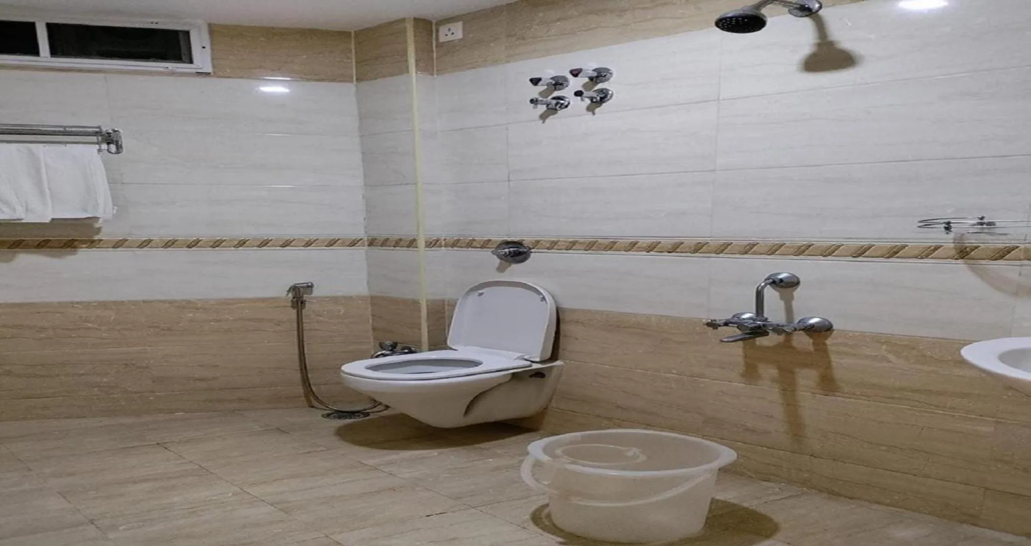 Bathroom in Hotel Ramtel inn