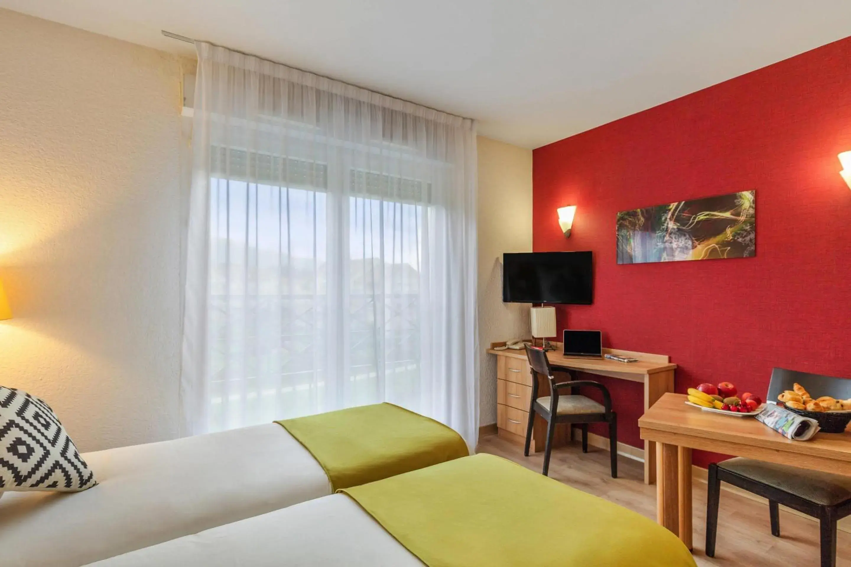 Bedroom, Bed in Quality Aparthotel Divonne - Portes de Geneve Bedroom, Bed in Quality Aparthotel Divonne - Portes de Geneve