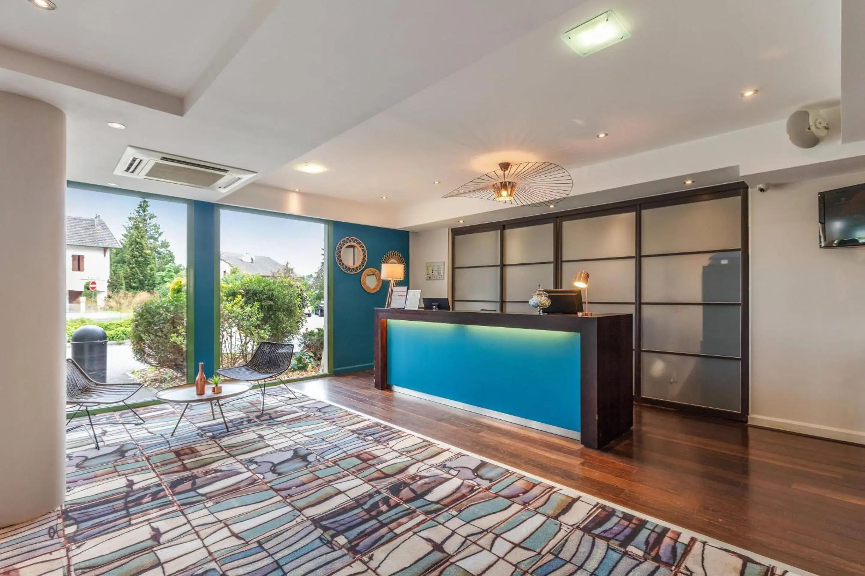 Lobby or reception in Quality Aparthotel Divonne - Portes de Geneve Lobby or reception in Quality Aparthotel Divonne - Portes de Geneve