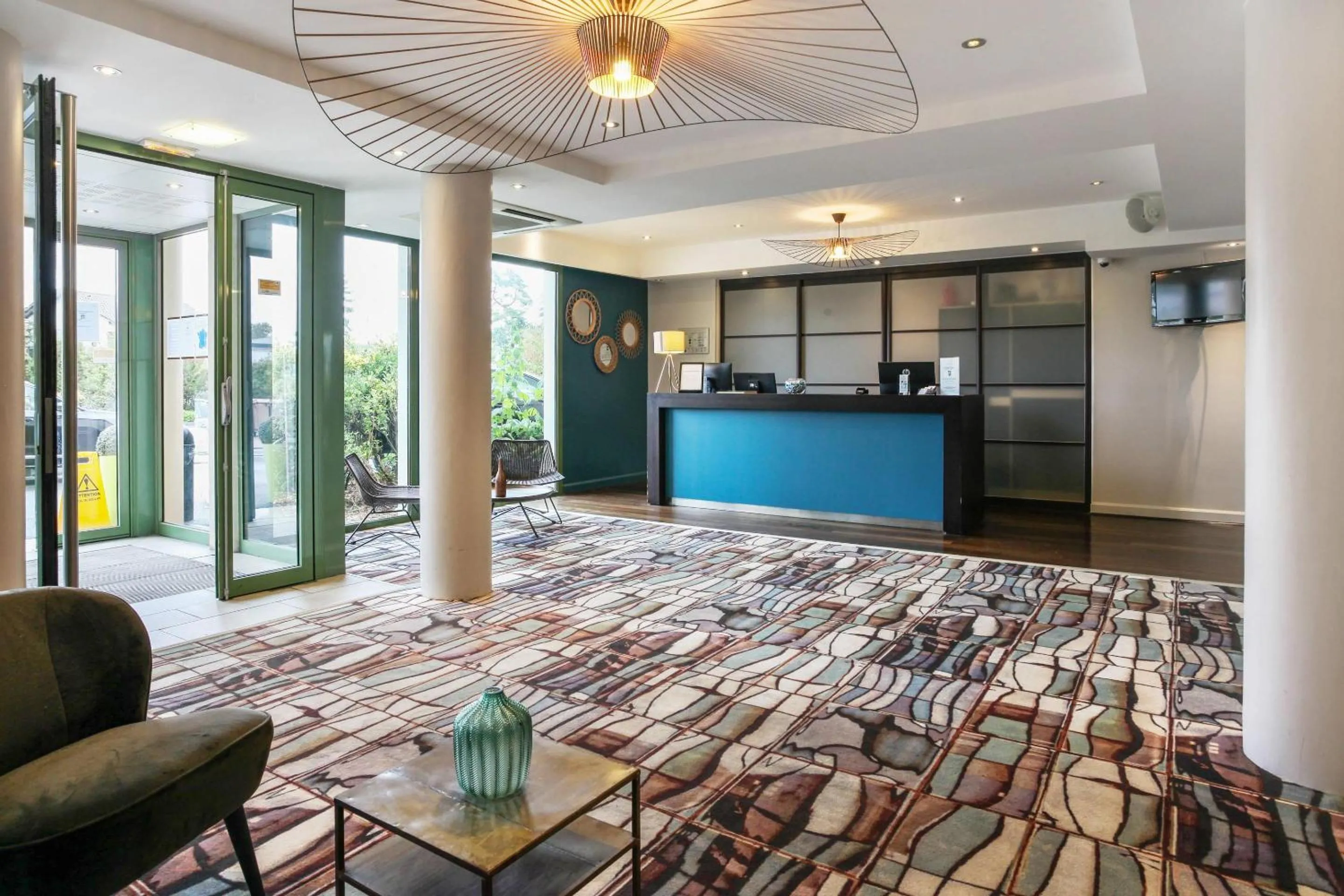 Lobby or reception in Quality Aparthotel Divonne - Portes de Geneve