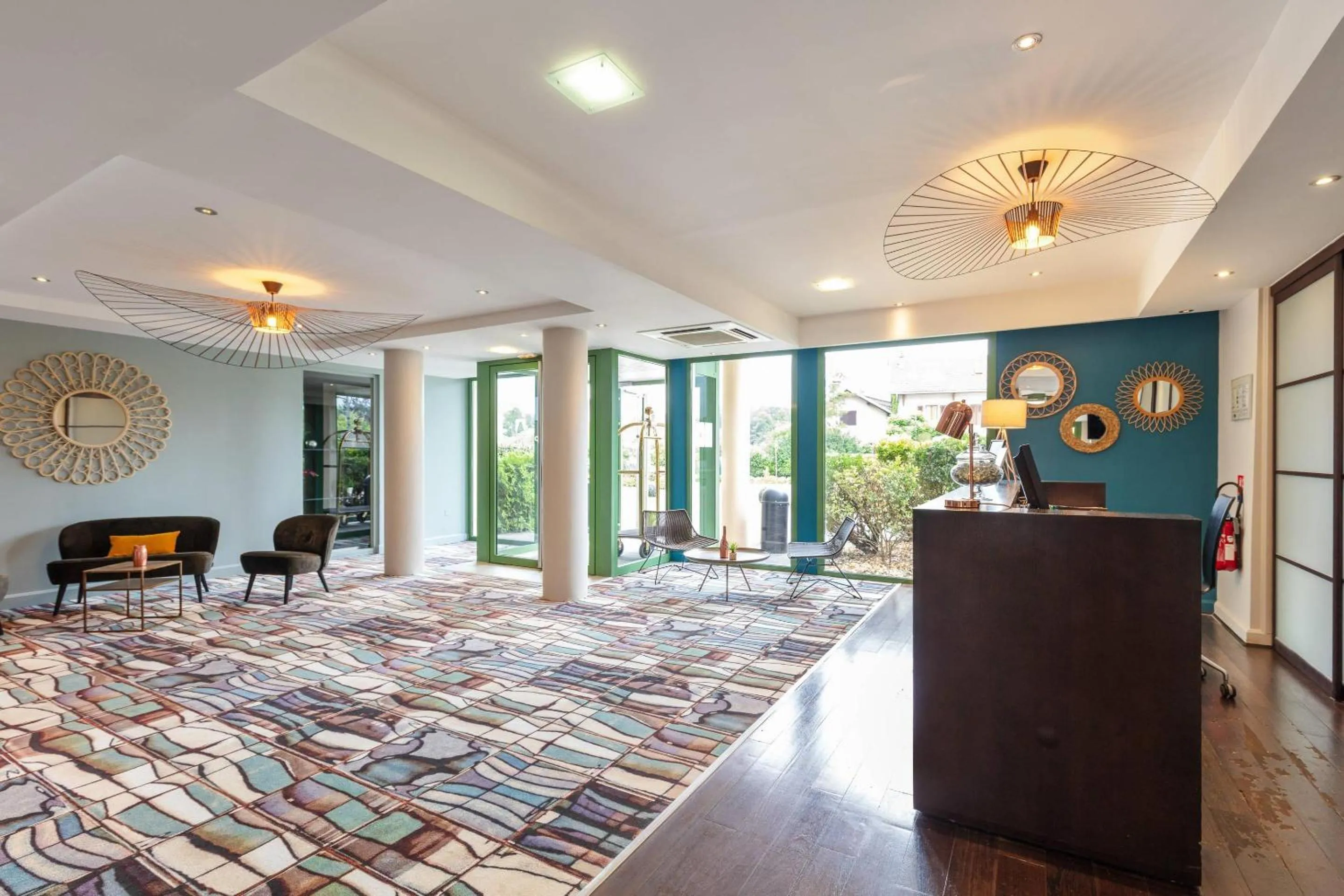 Lobby or reception, Bed in Quality Aparthotel Divonne - Portes de Geneve