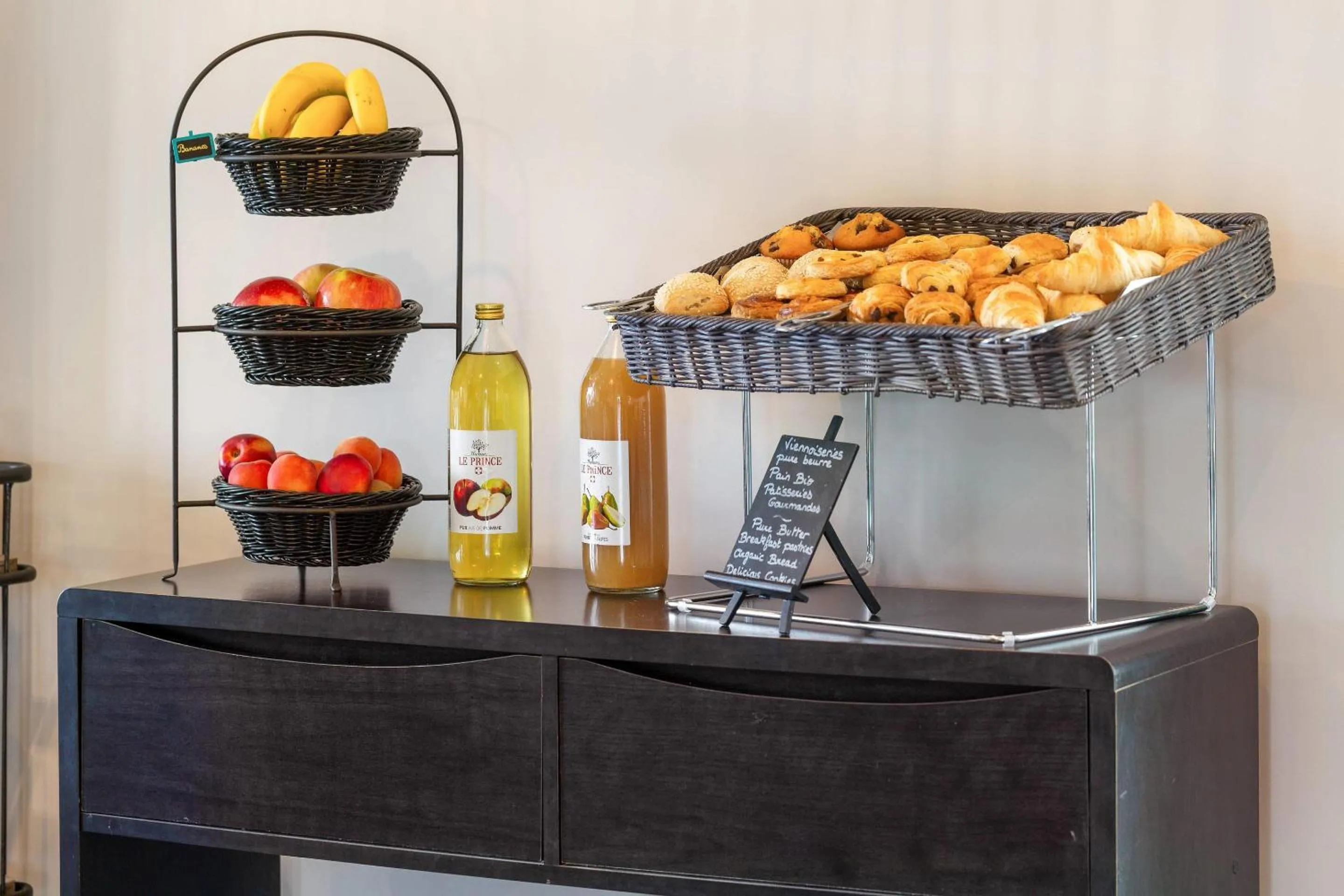 Breakfast in Quality Aparthotel Divonne - Portes de Geneve