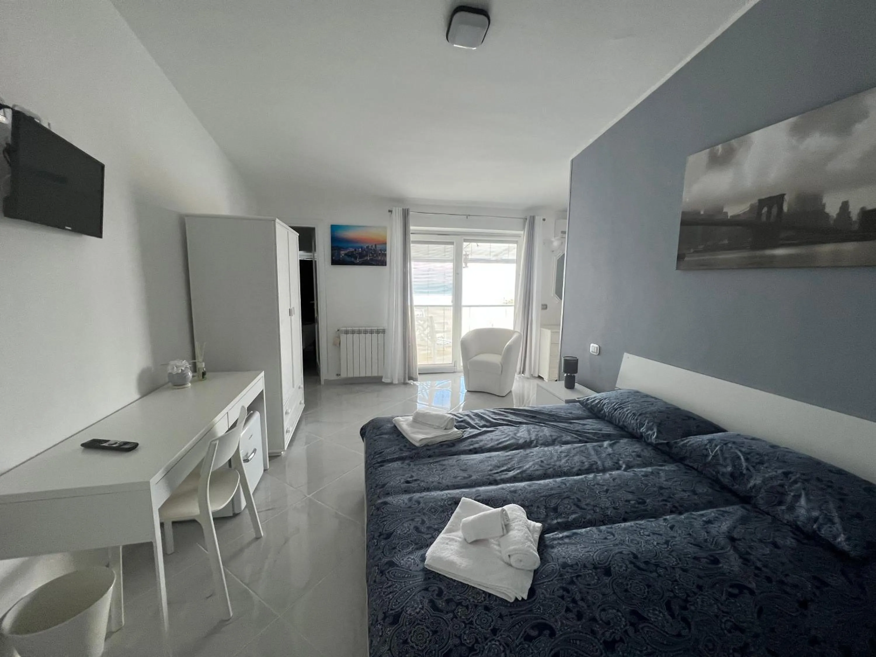 Quadruple Room with Sea View in VILLA LUDO a ZAMBRONE TROPEA