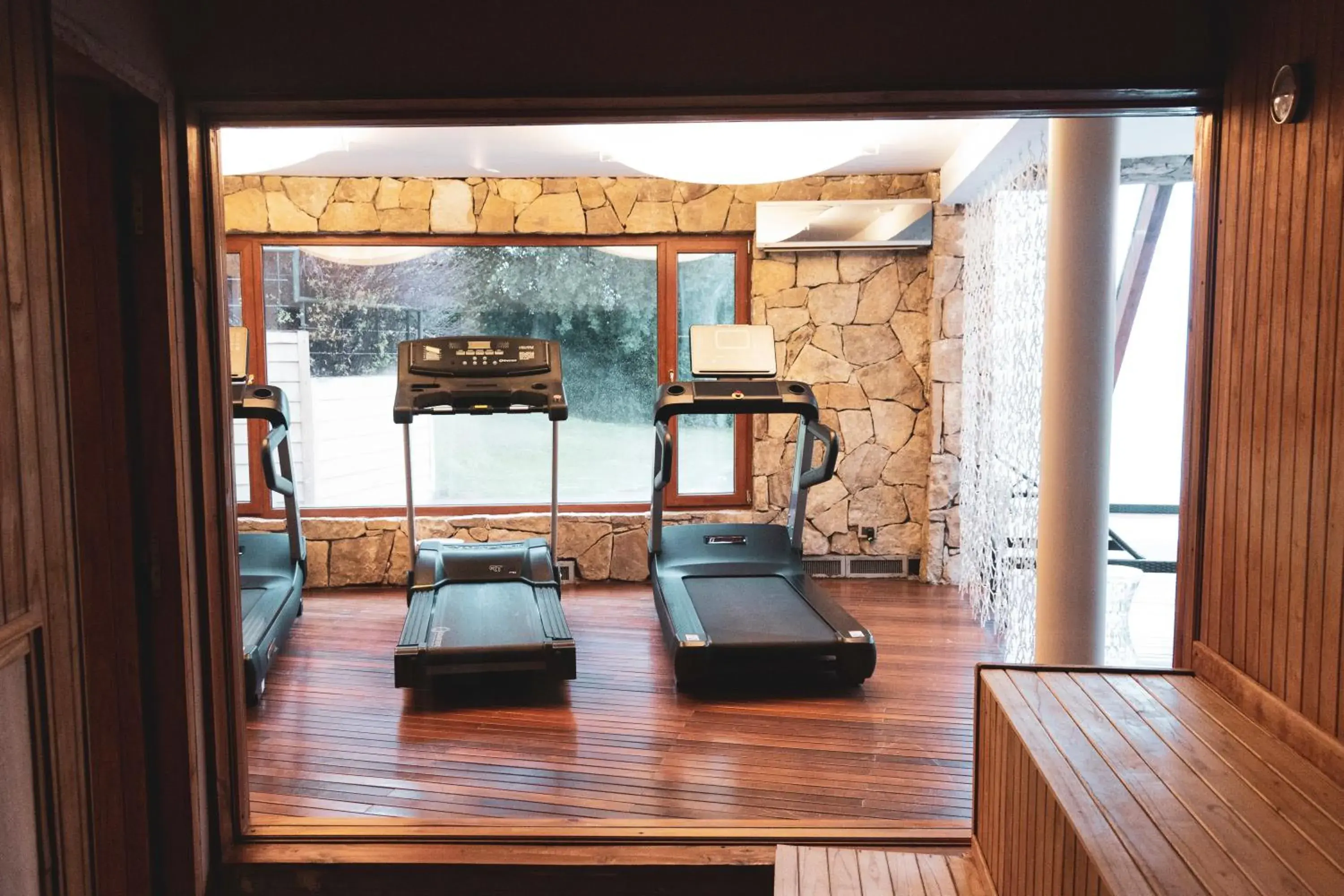 Fitness centre/facilities in Rochester Bariloche Suites & Spa Fitness centre/facilities in Rochester Bariloche Suites & Spa