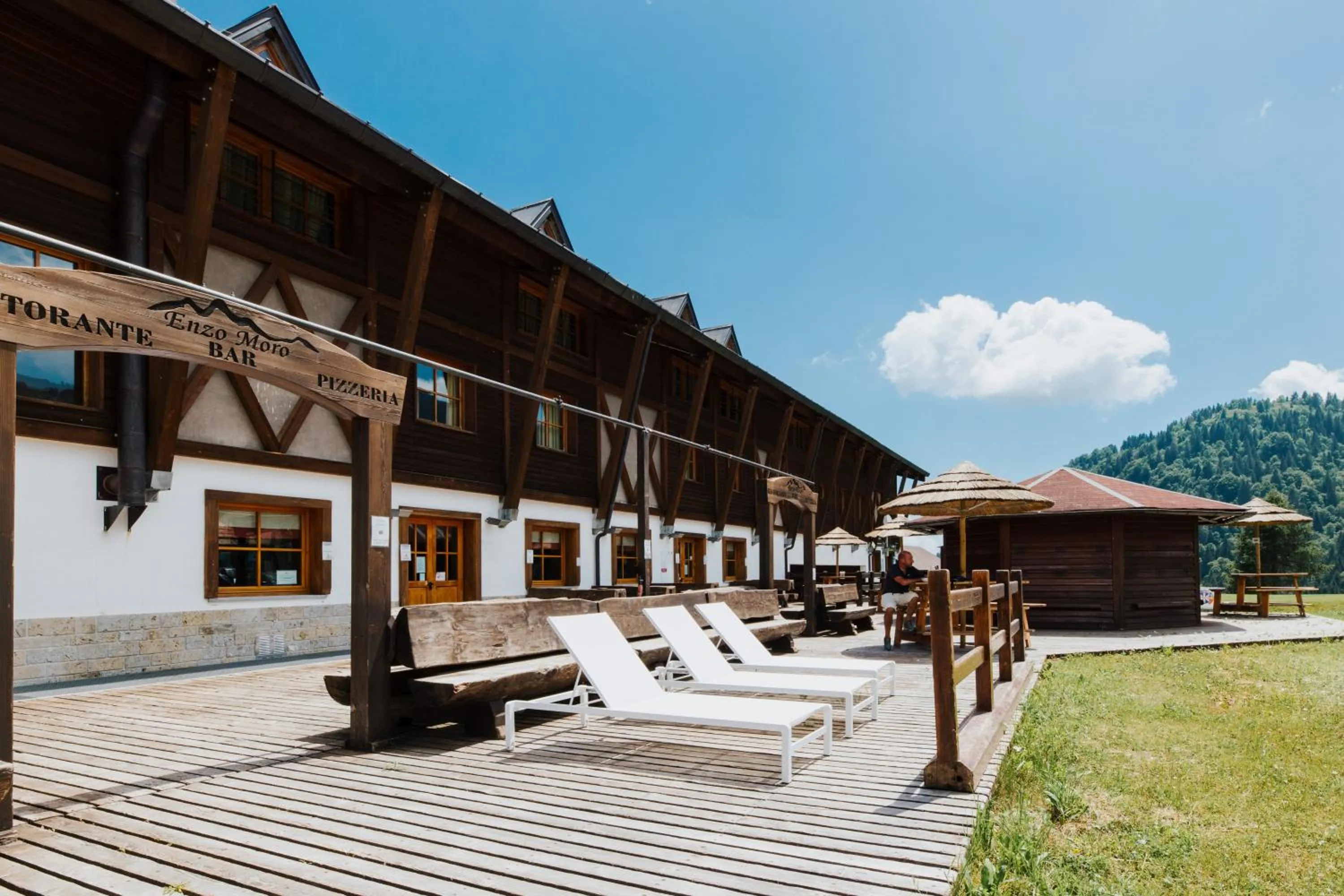 Restaurant/places to eat in Hotel Enzo Moro