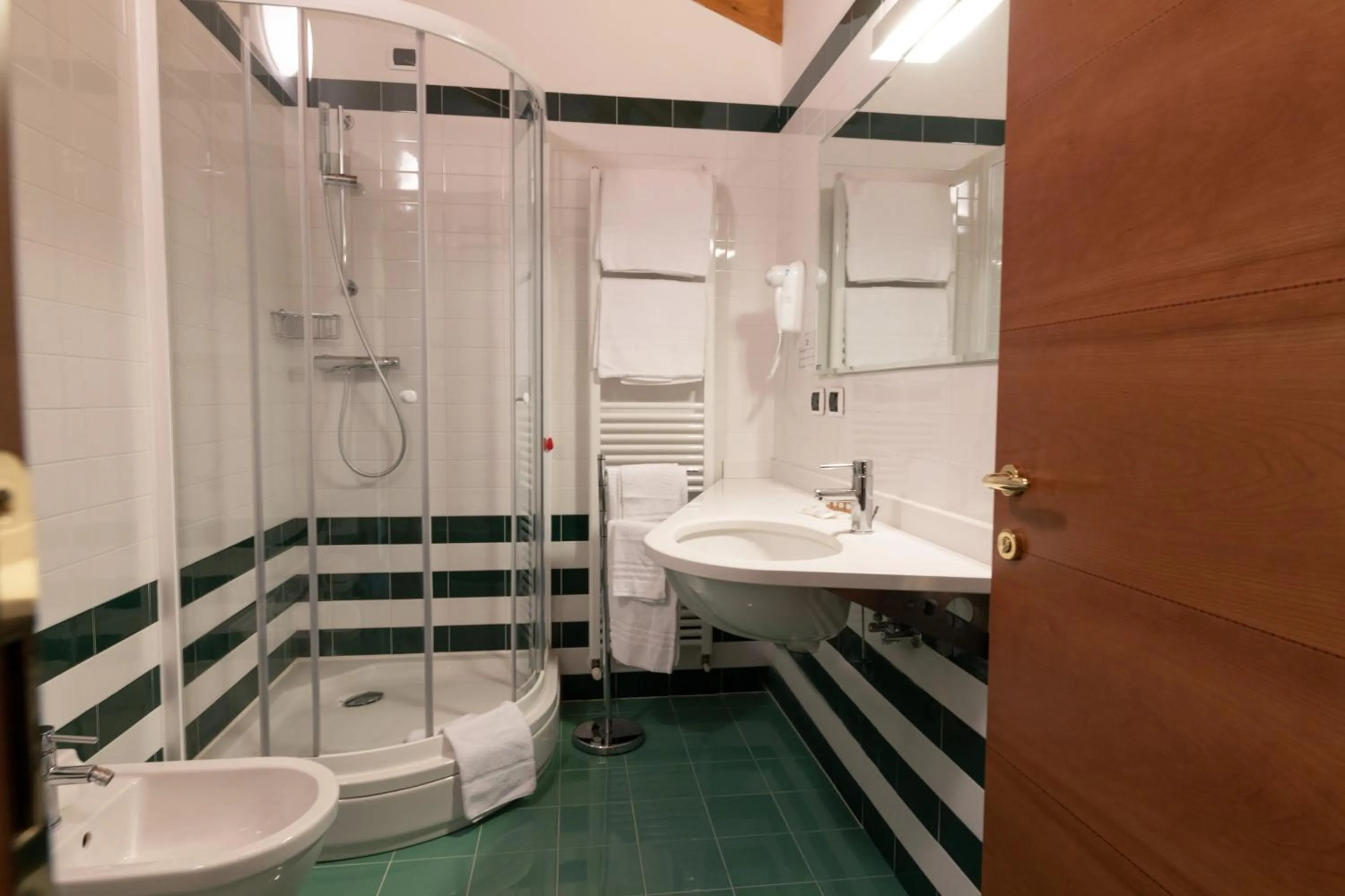 Bathroom in Hotel Enzo Moro