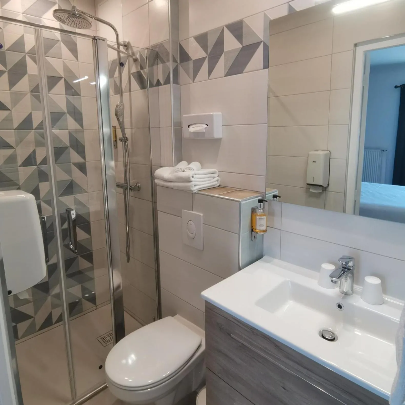 Inner courtyard view in Logis Hotel Le Cerf