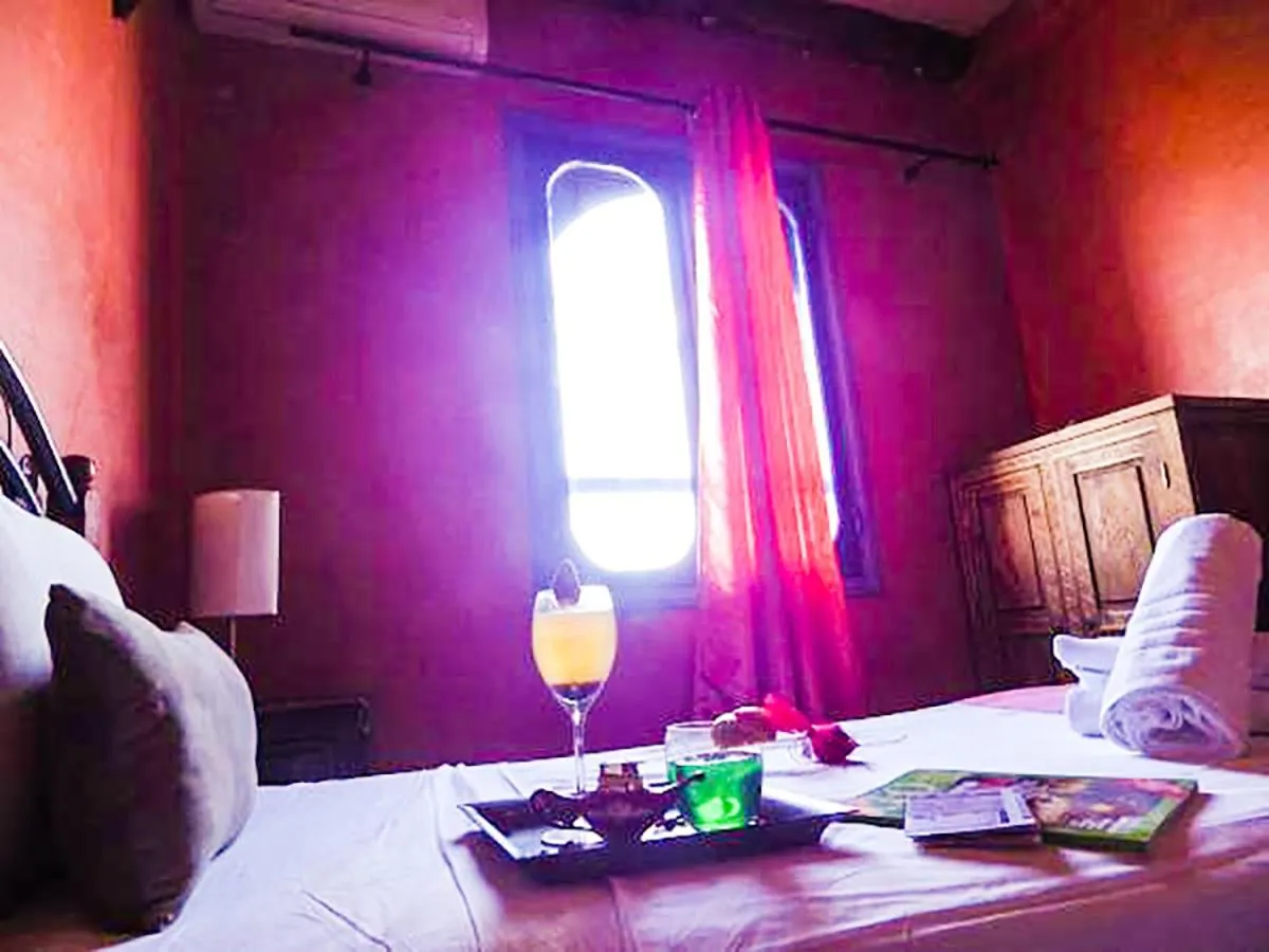 Non alcoholic drinks, Bed in Jad Auberge