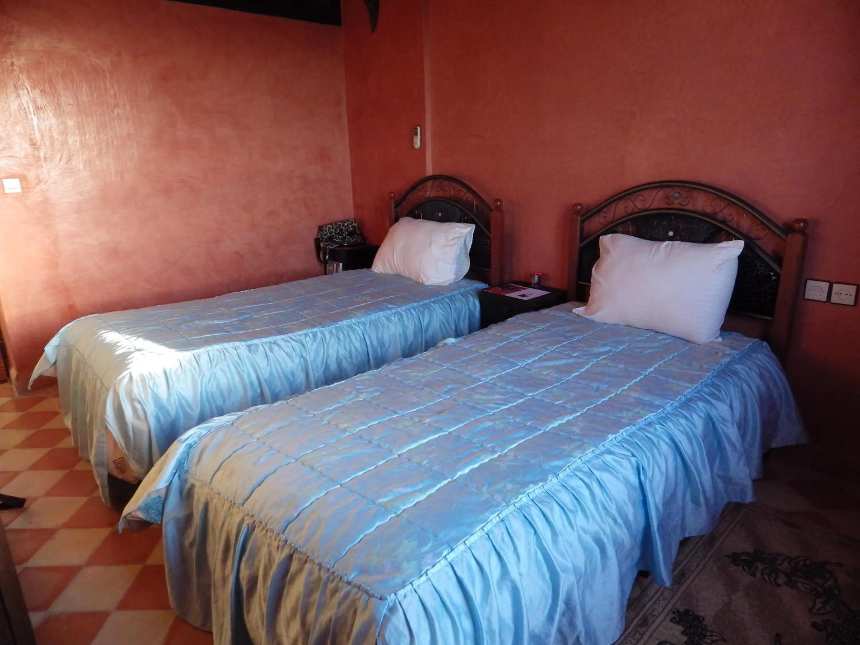 Property building, Bed in Jad Auberge