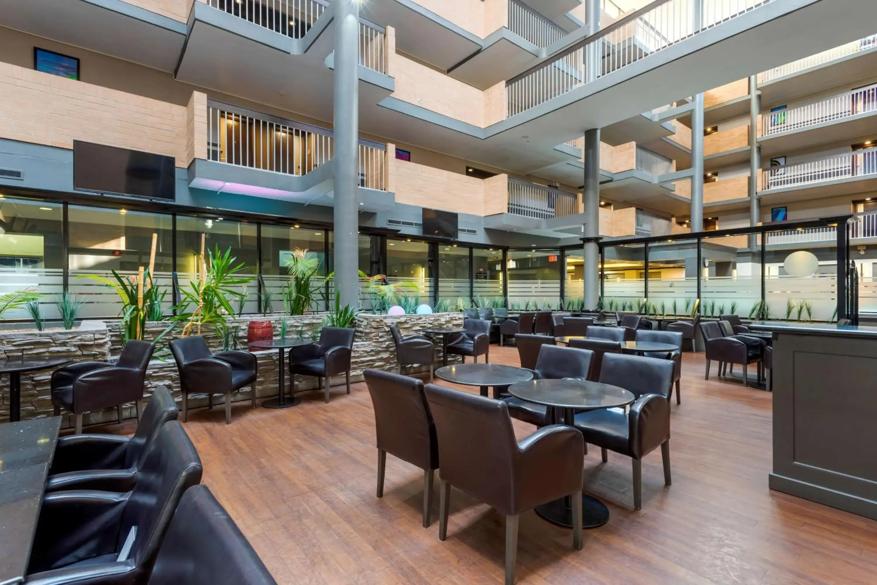 Restaurant/places to eat in Best Western Plus Village Park Inn Restaurant/places to eat in Best Western Plus Village Park Inn