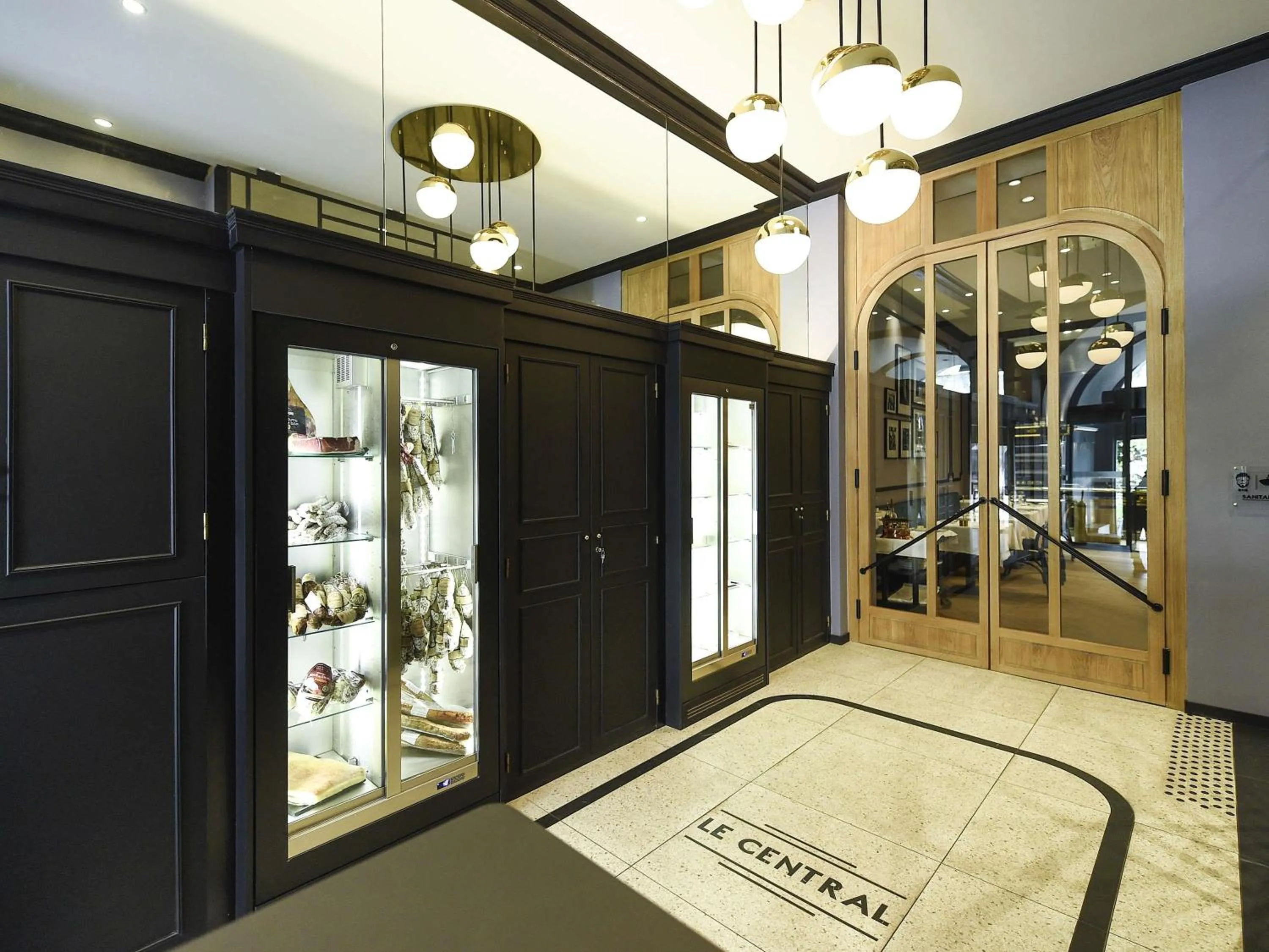 Restaurant/places to eat in ibis Styles Dijon Central