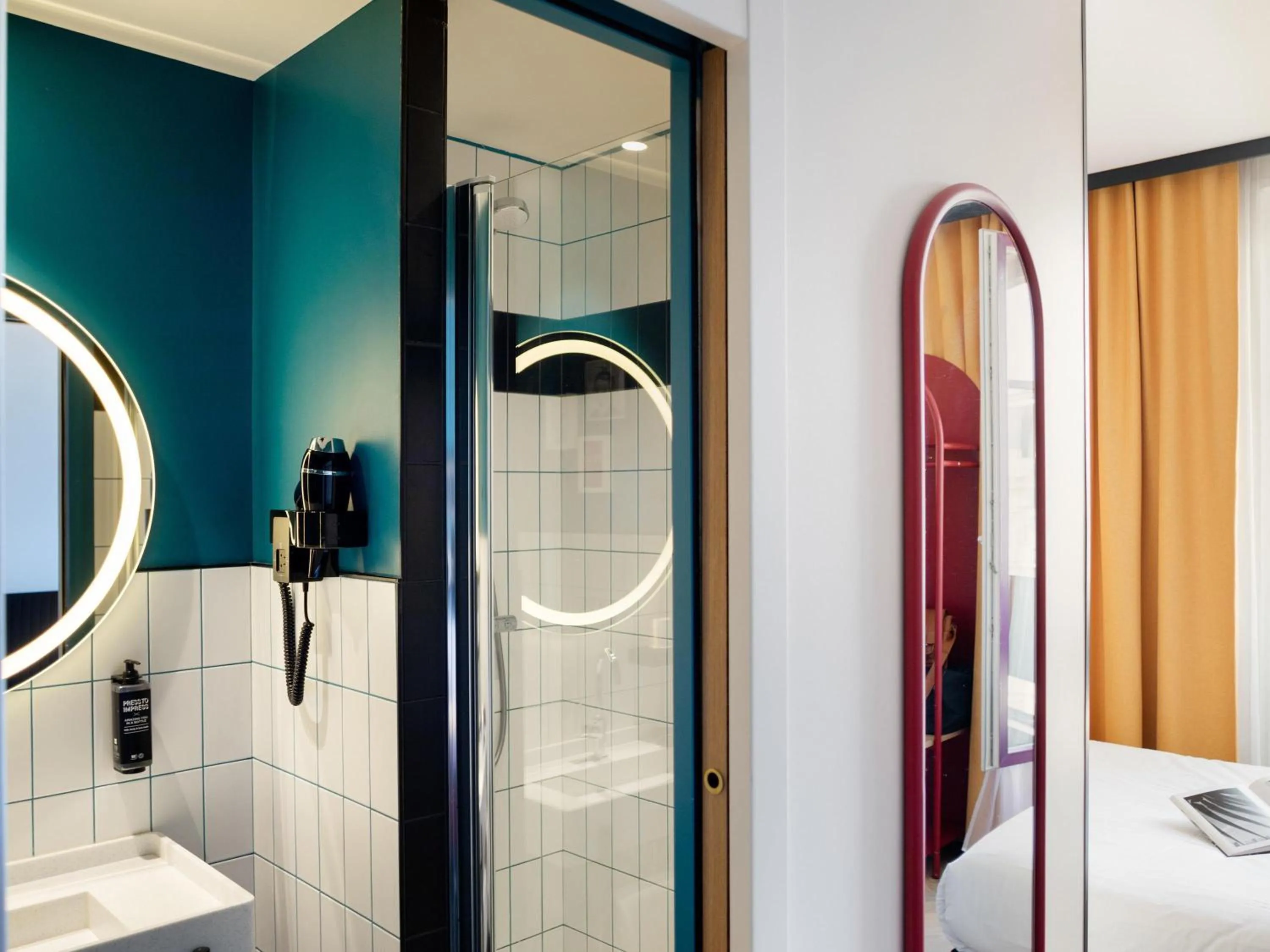 Bedroom in ibis Styles Dijon Central