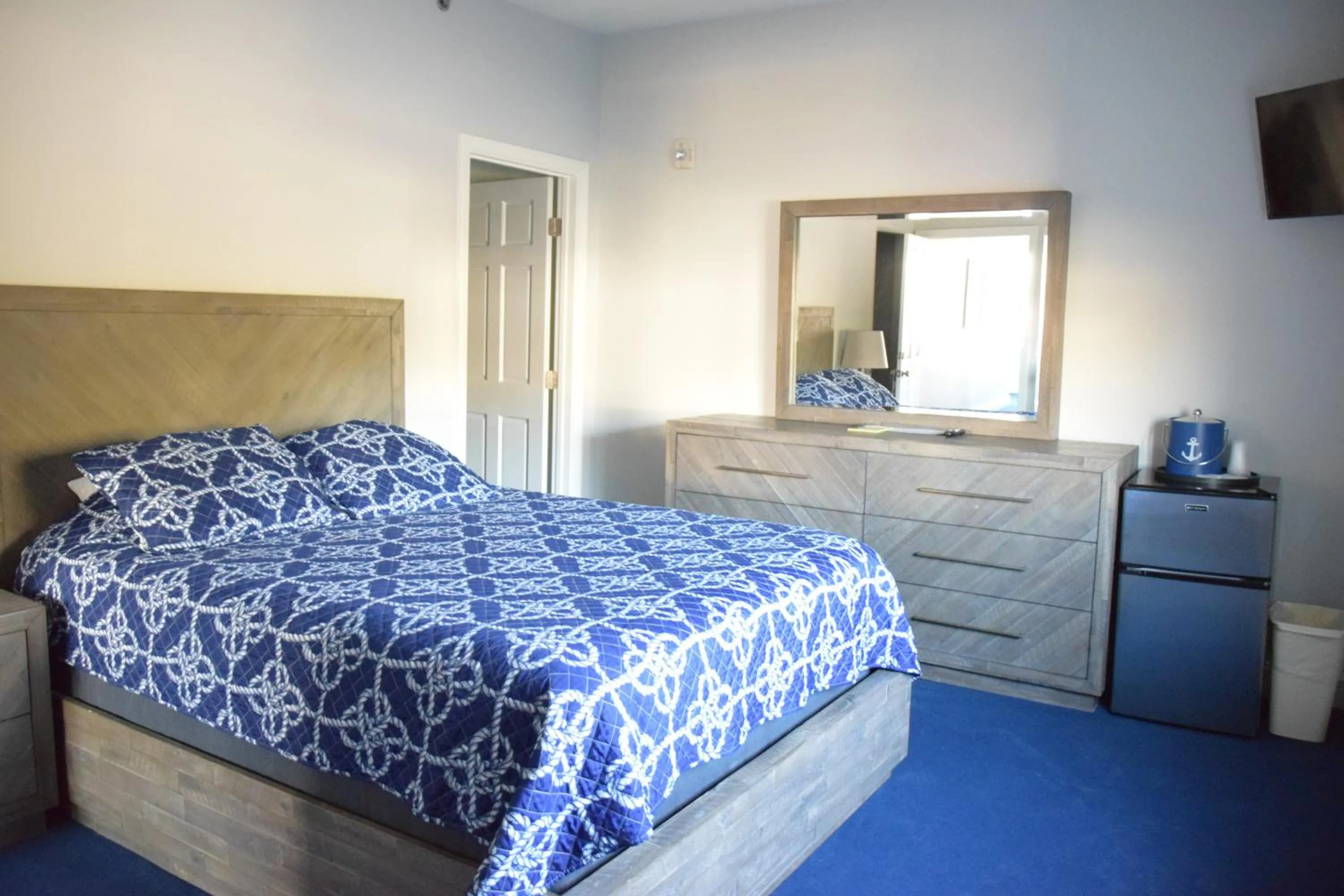 Bedroom, Bed in Rhea's Inn by the Sea