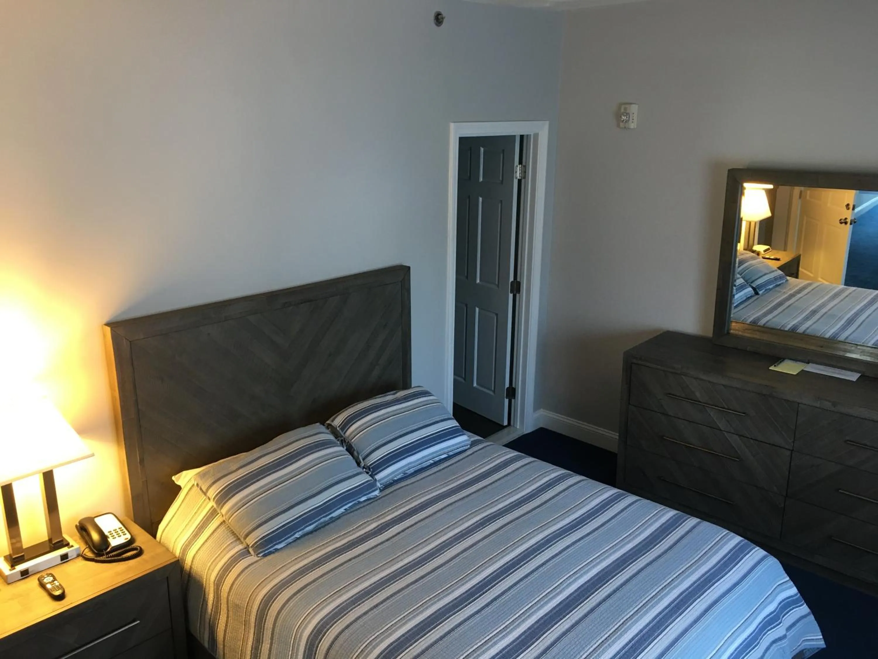 Bed in Rhea's Inn by the Sea