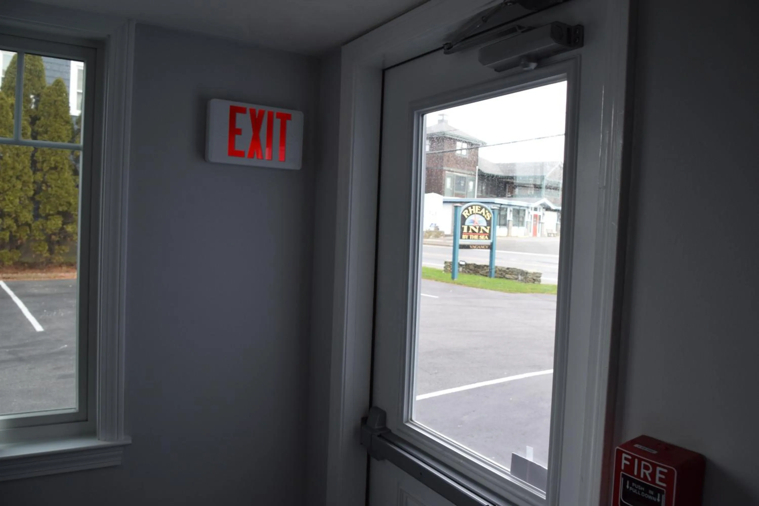 Facade/entrance in Rhea's Inn by the Sea