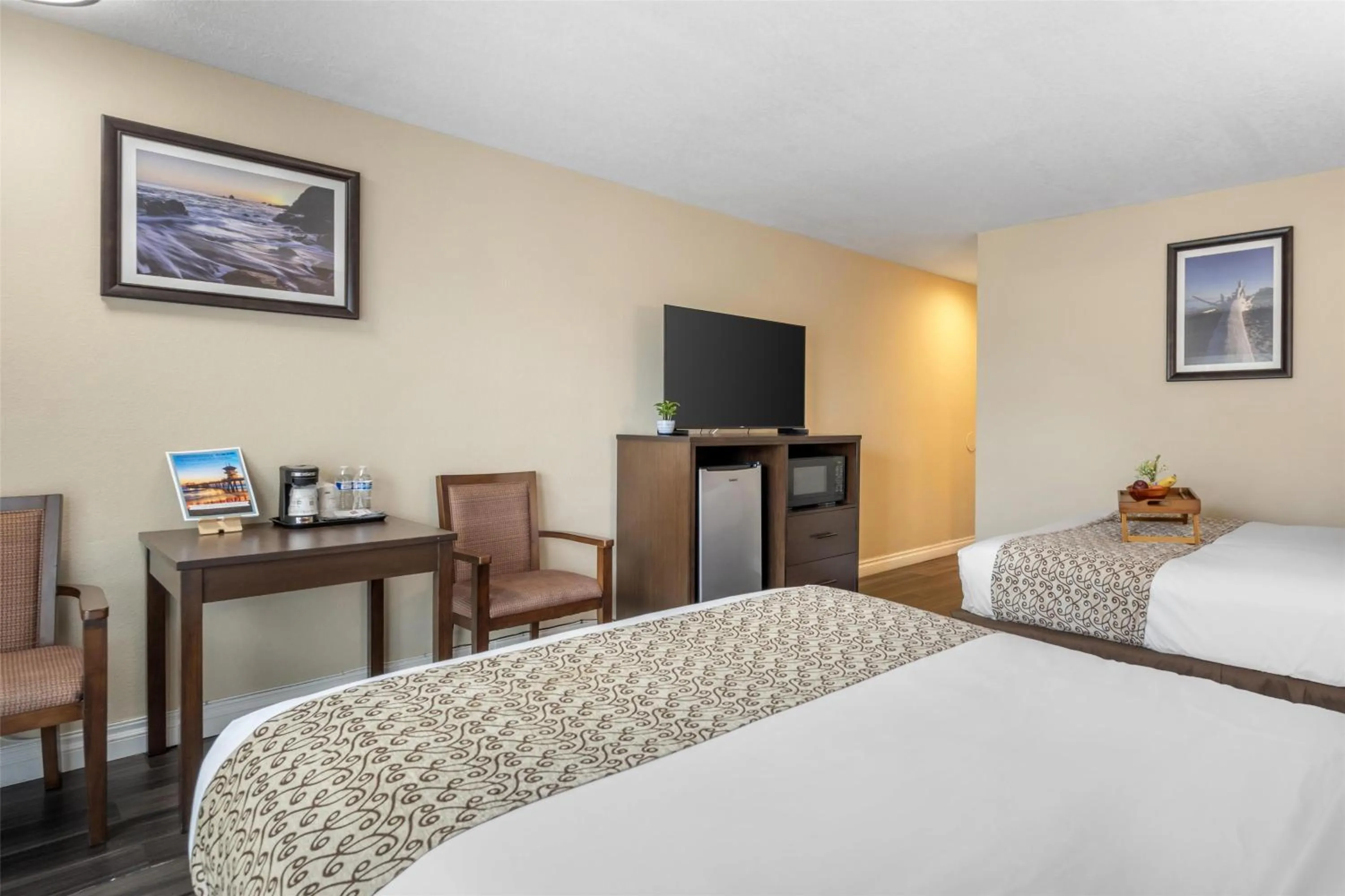 Bedroom, Bed in Best Western Westminster Inn