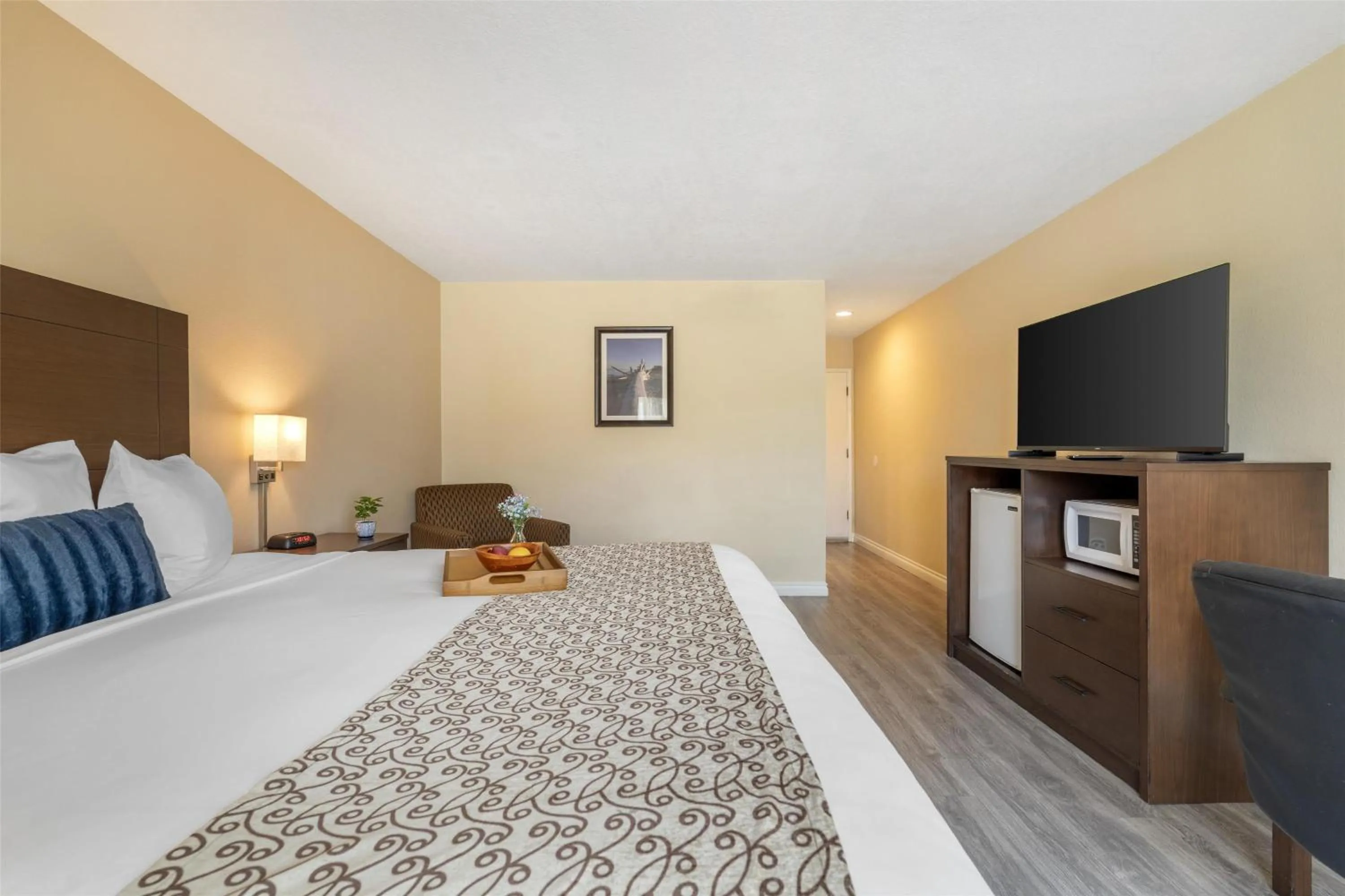 Bedroom, Bed in Best Western Westminster Inn