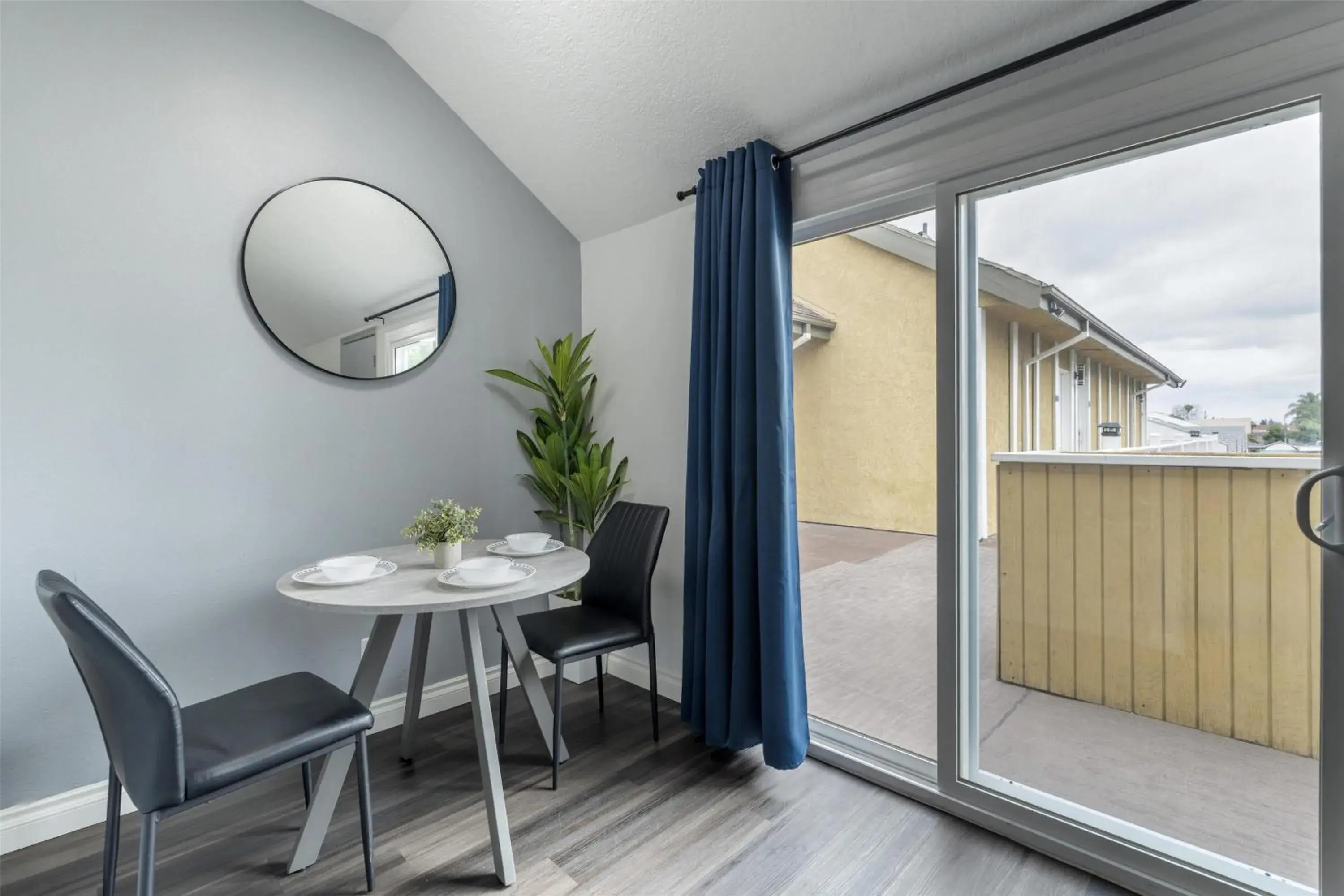 Photo of the whole room in Best Western Westminster Inn Photo of the whole room in Best Western Westminster Inn