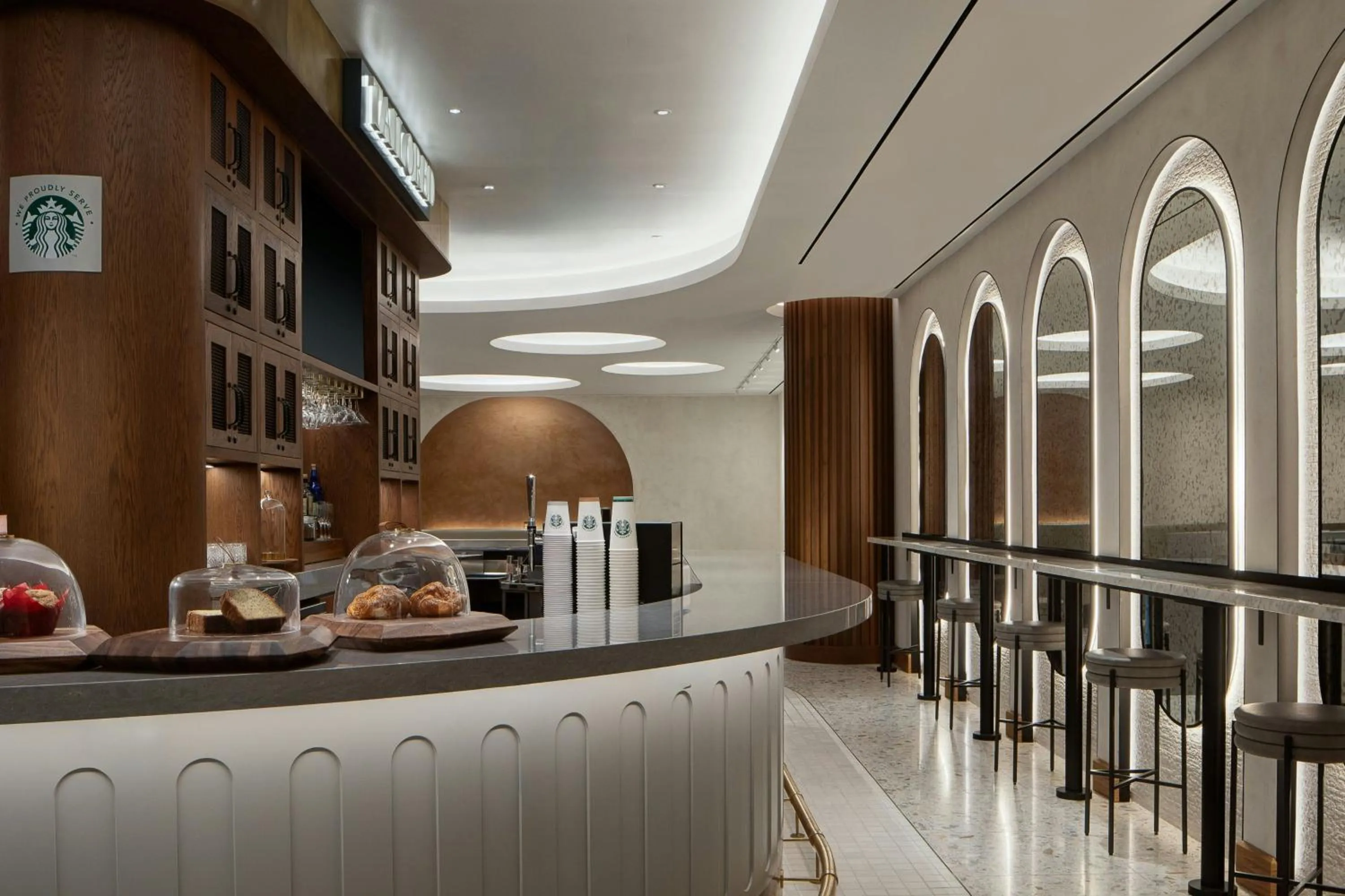 Lounge or bar in The Westin Galleria Dallas