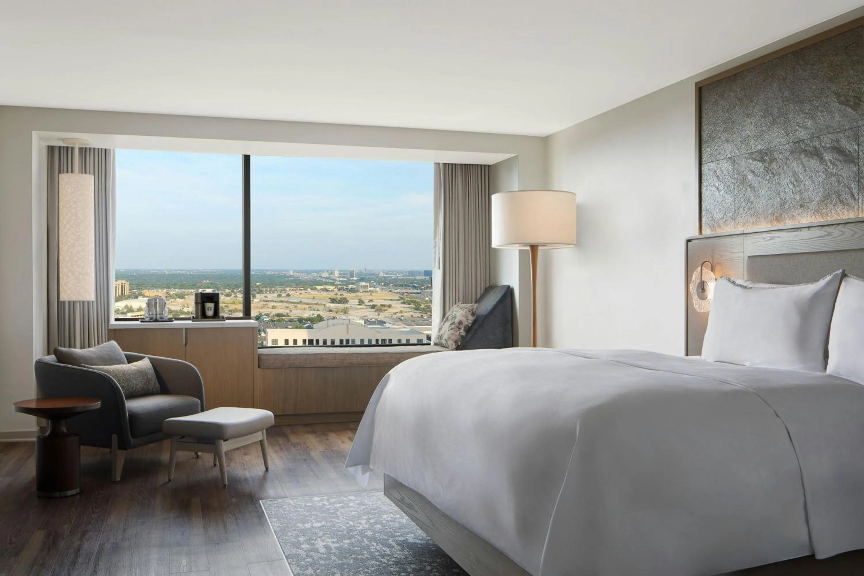 Photo of the whole room, Bed in The Westin Galleria Dallas