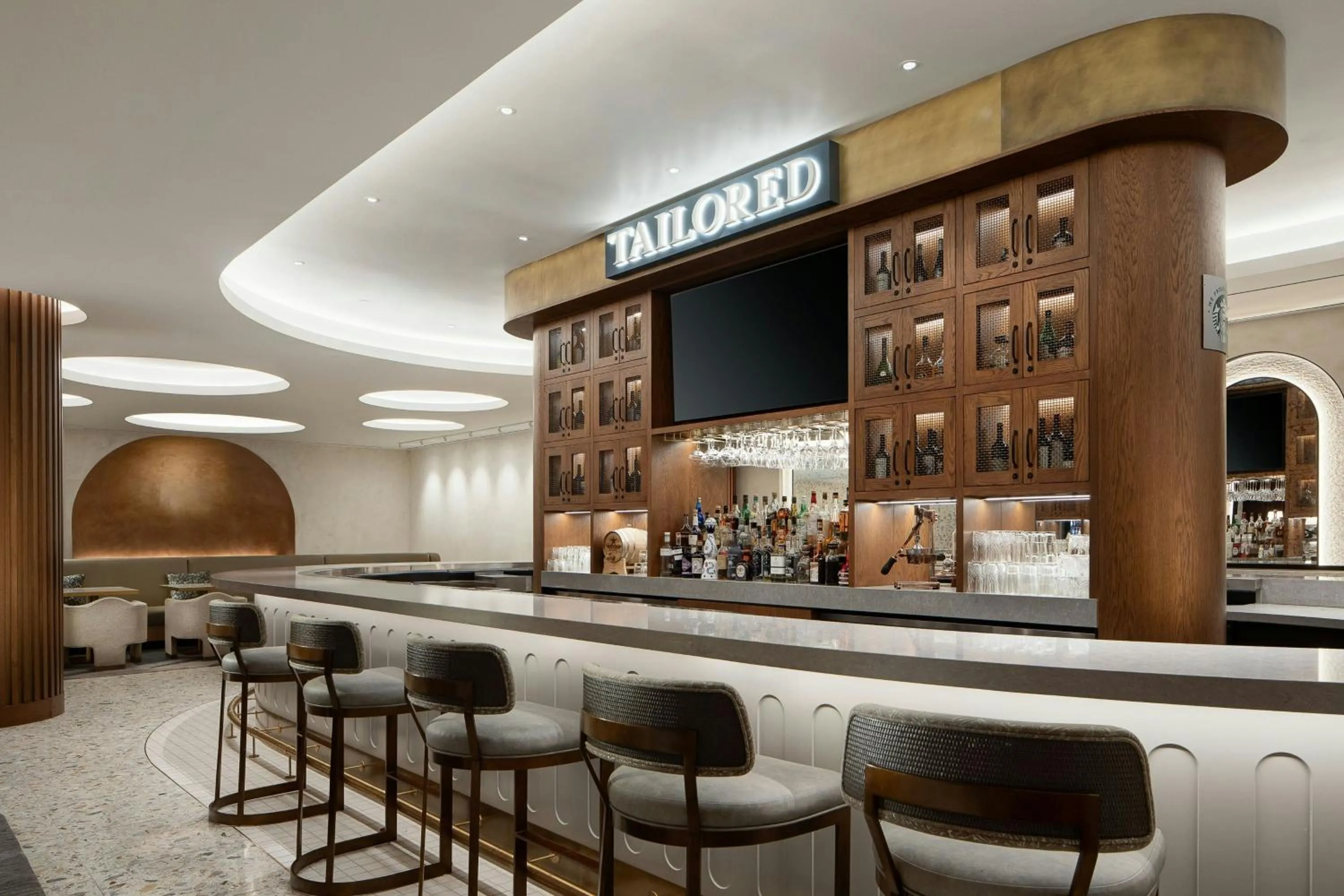 Lounge or bar in The Westin Galleria Dallas