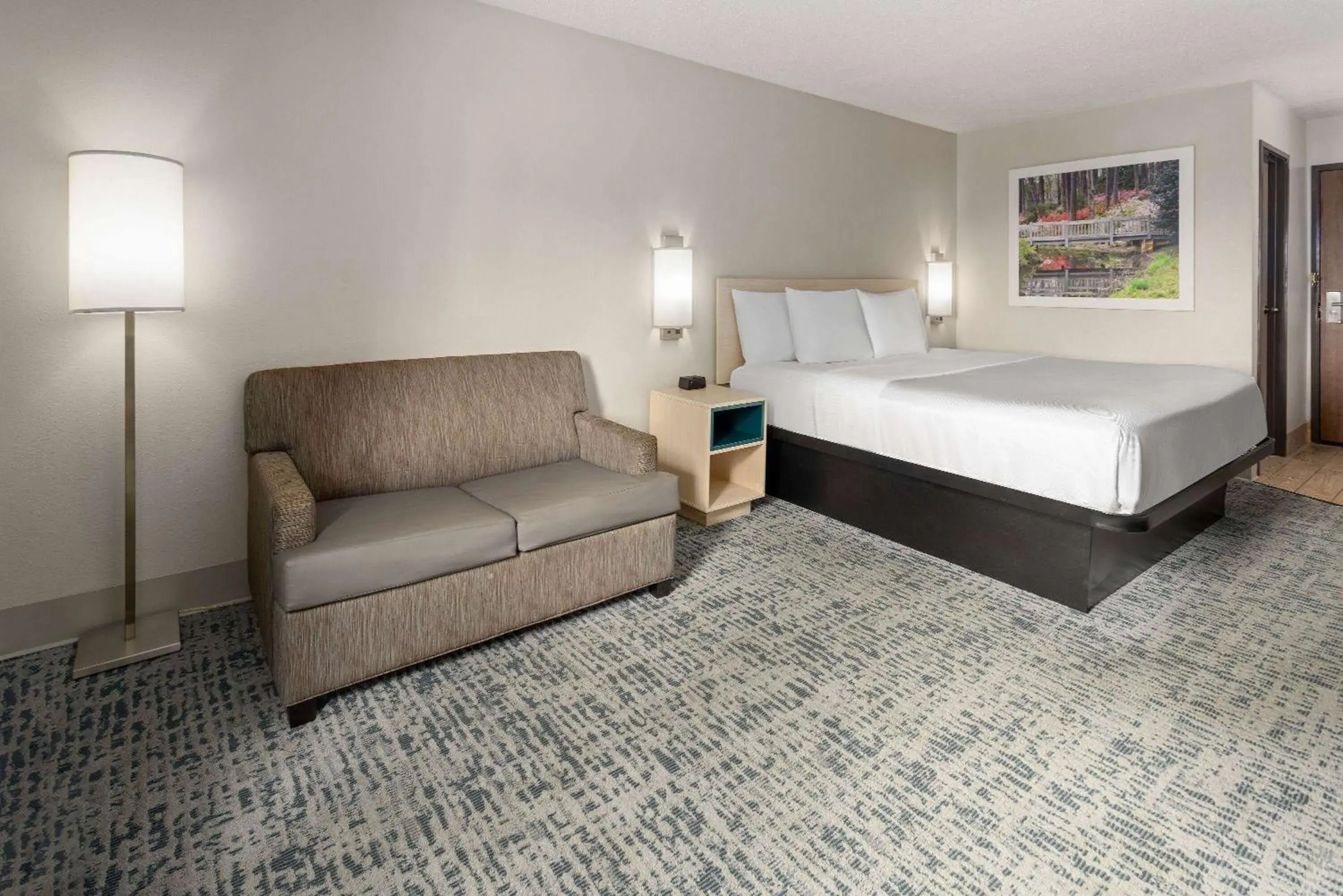 Photo of the whole room, Bed in Baymont by Wyndham LaGrange Photo of the whole room, Bed in Baymont by Wyndham LaGrange