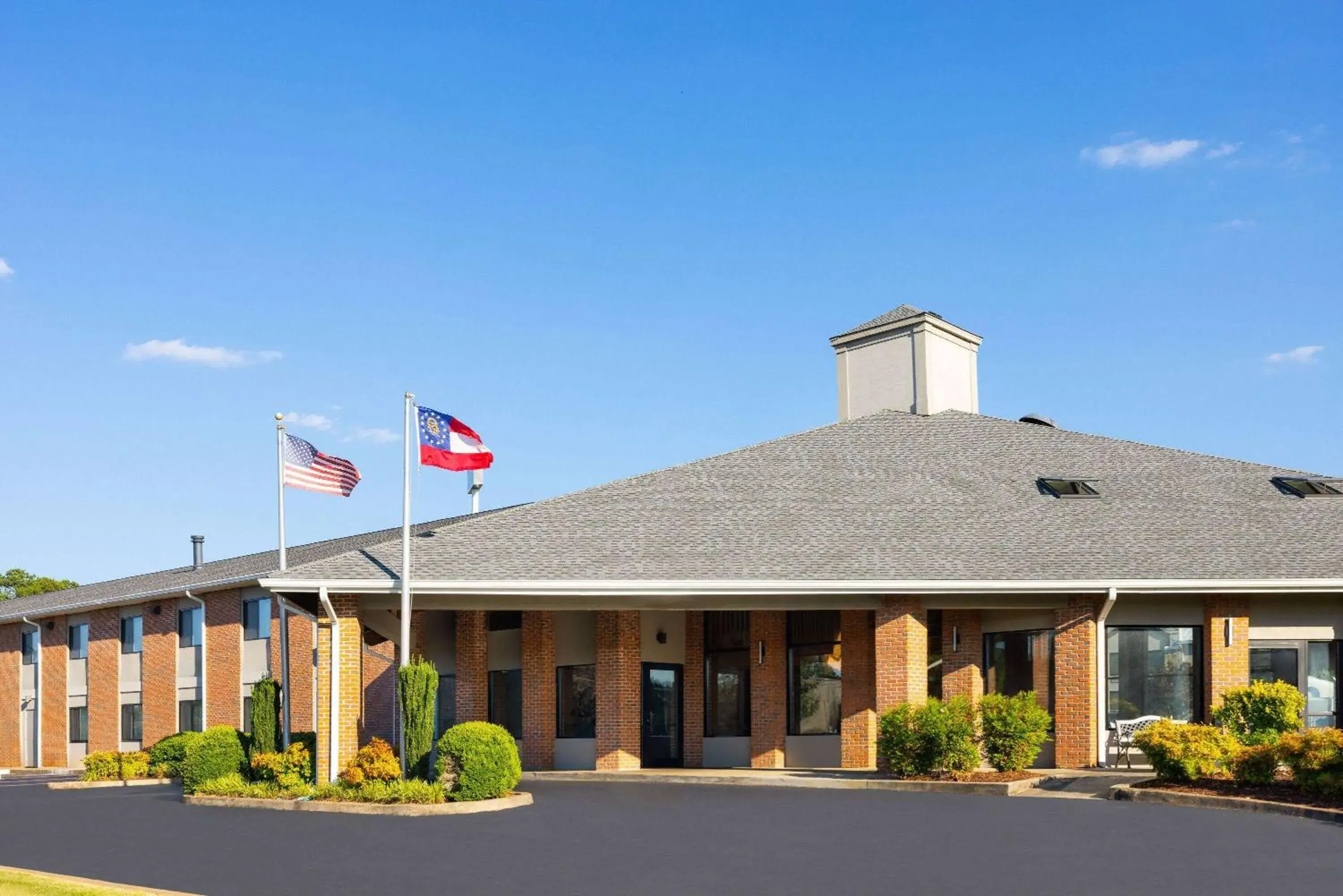 Property building in Baymont by Wyndham LaGrange Property building in Baymont by Wyndham LaGrange