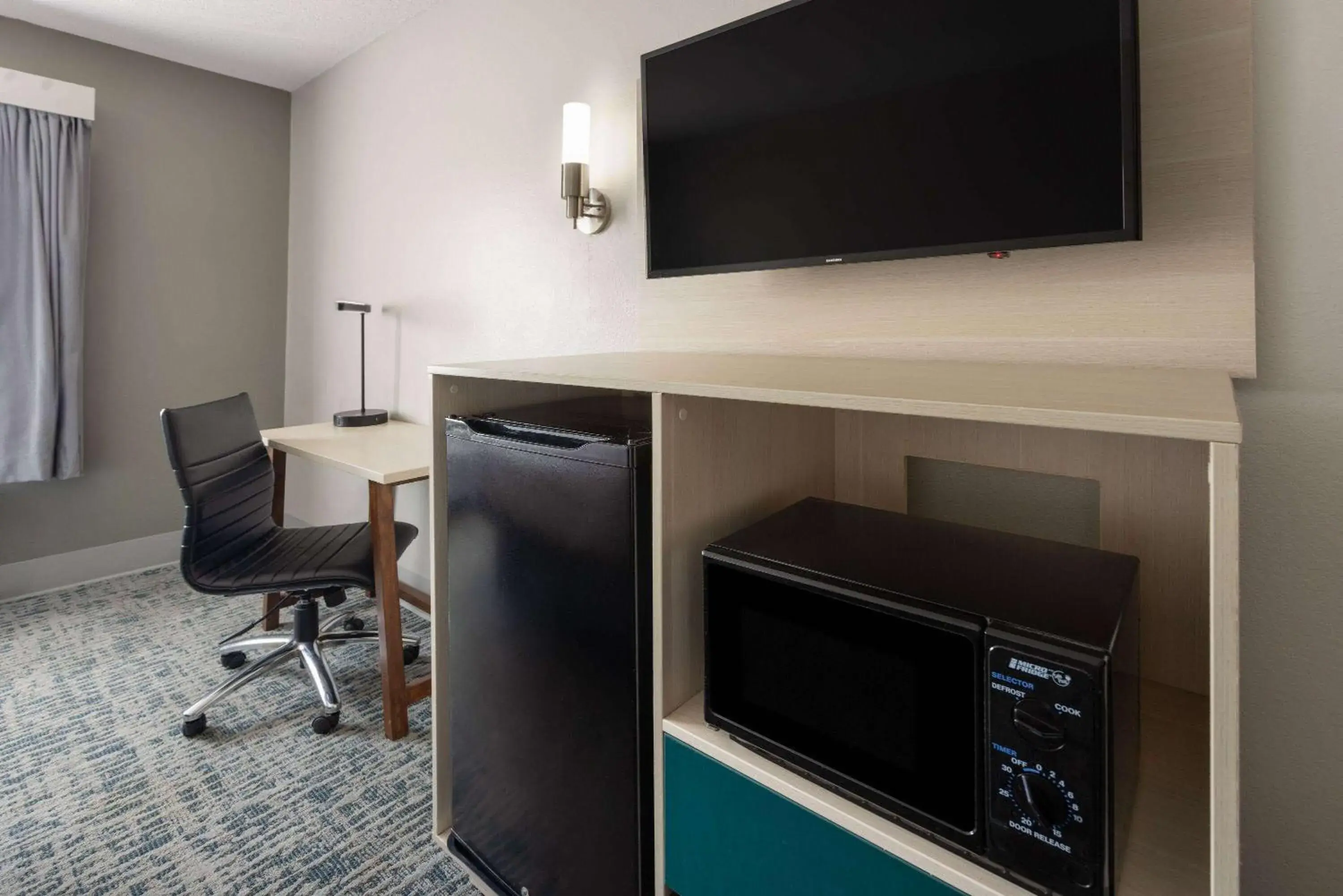 TV and multimedia in Baymont by Wyndham LaGrange TV and multimedia in Baymont by Wyndham LaGrange