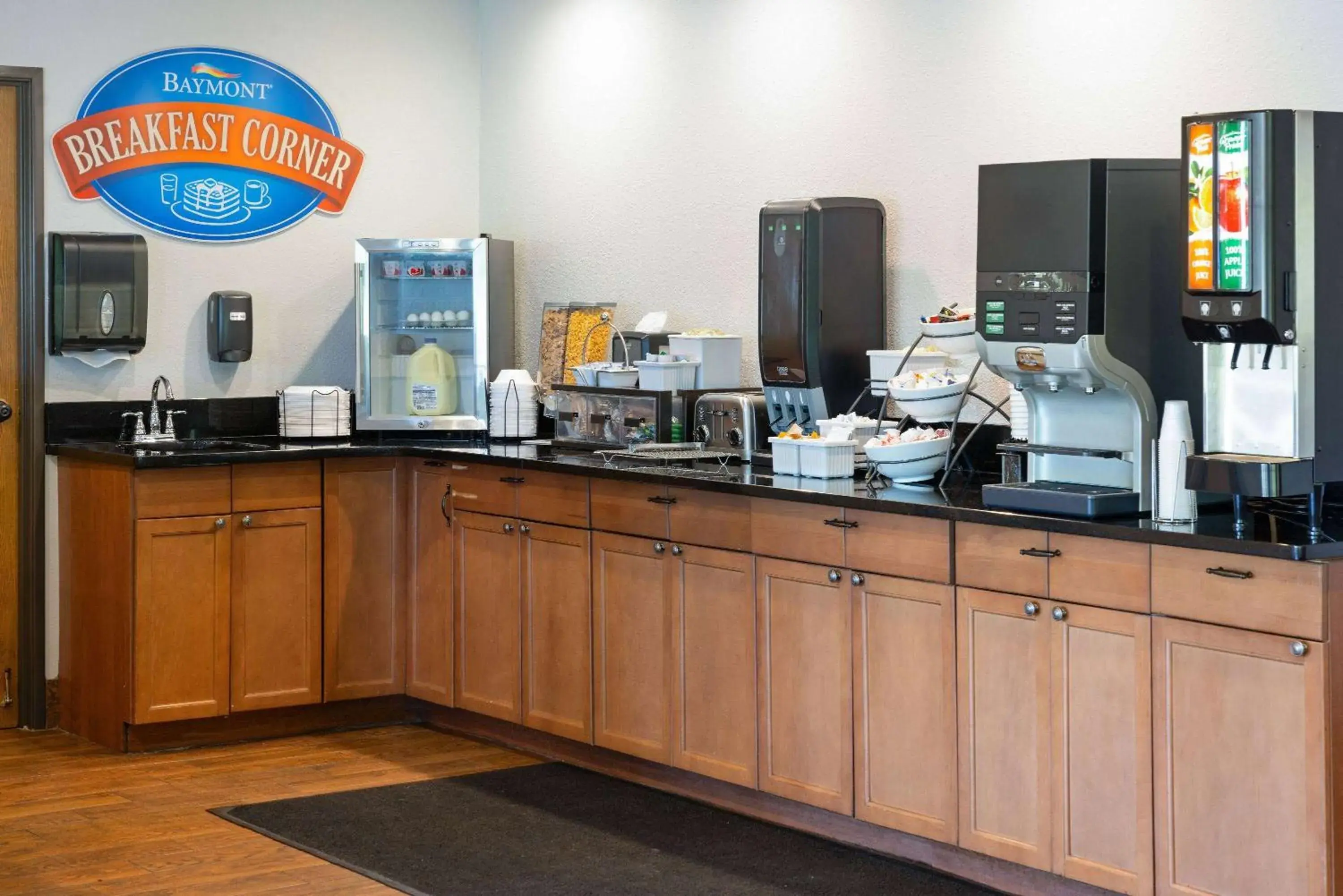Breakfast in Baymont by Wyndham LaGrange Breakfast in Baymont by Wyndham LaGrange